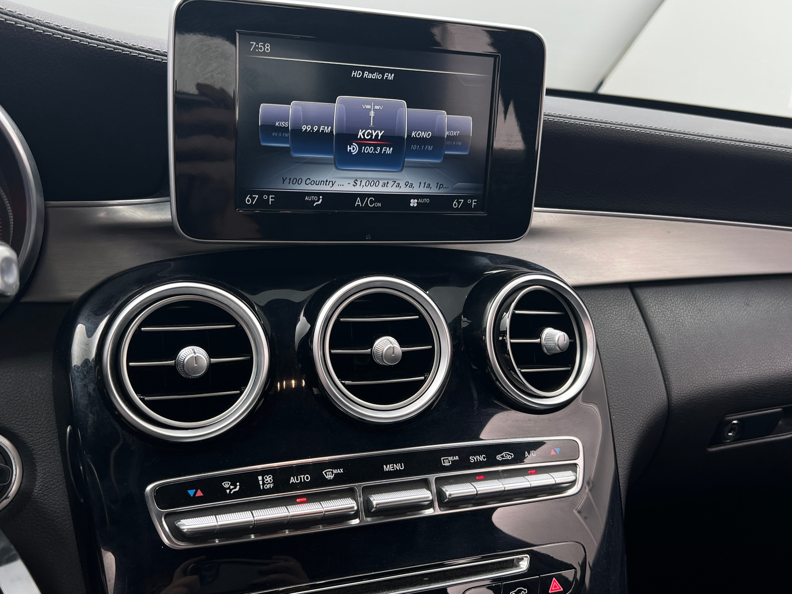 Thumbnail: 2016 Mercedes-Benz C-Class - 3
