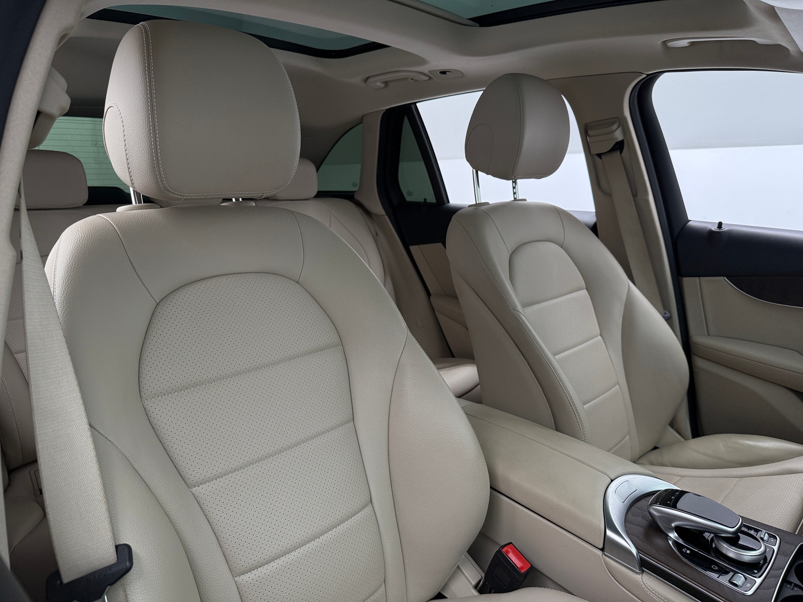 Thumbnail: 2019 Mercedes-Benz GLC - 2