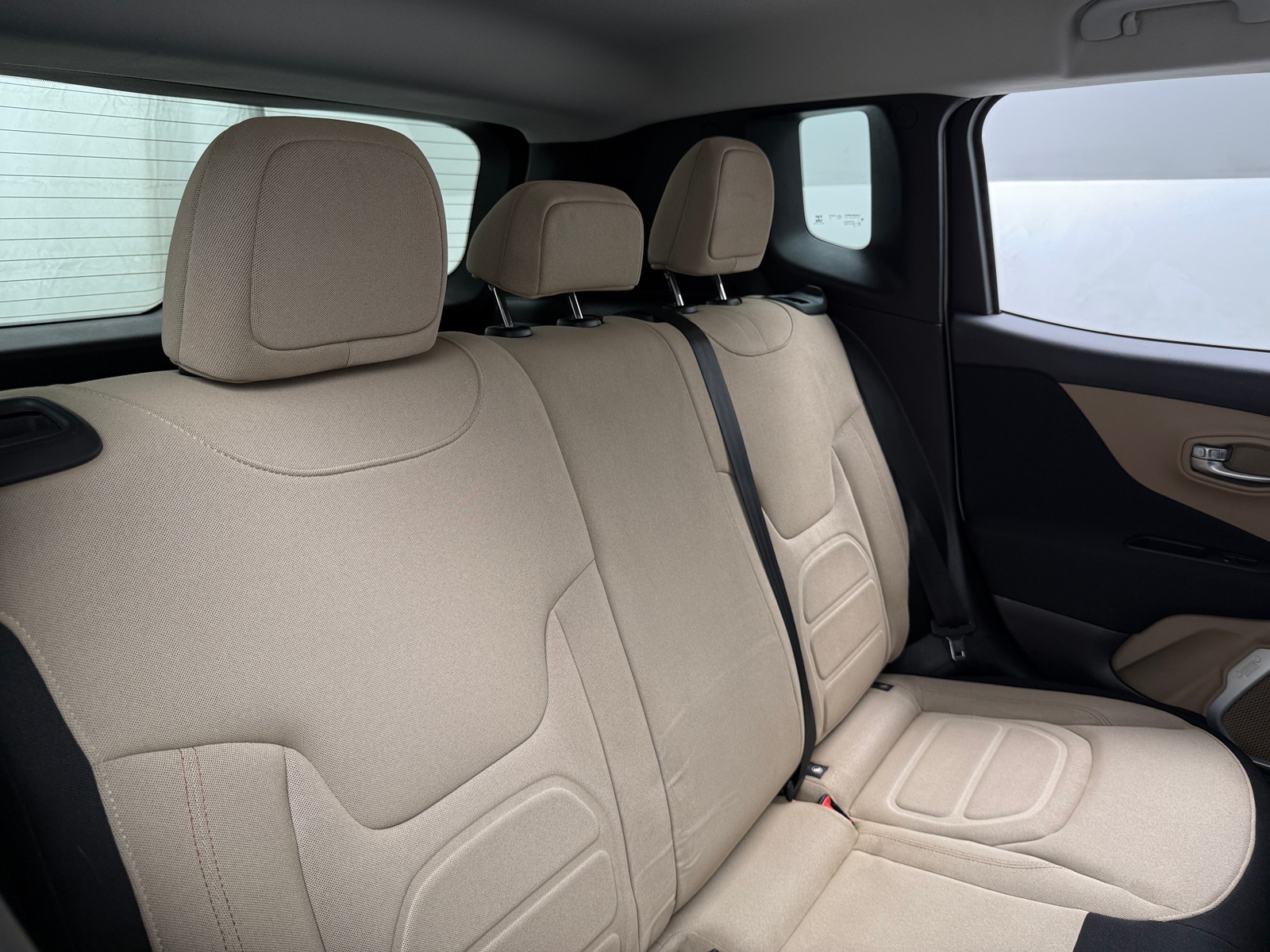 Thumbnail: 2018 Jeep Renegade - 6