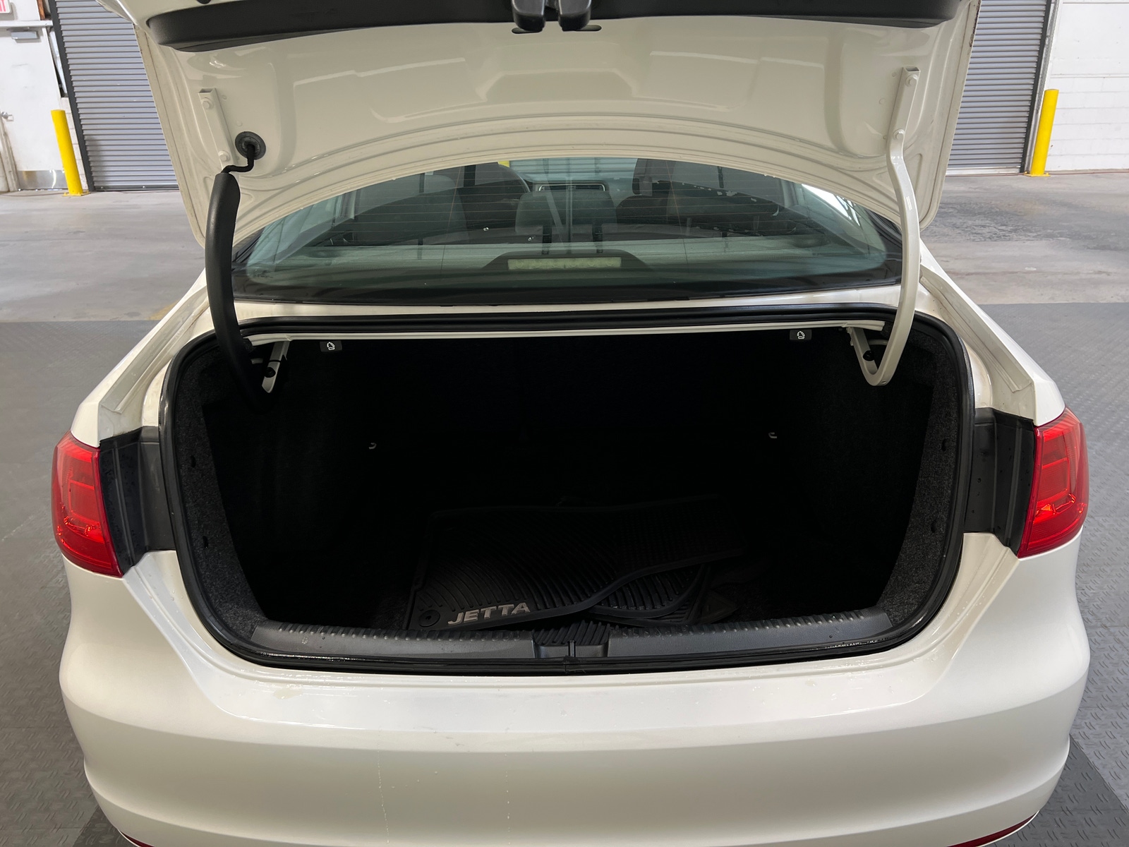 Thumbnail: 2012 Volkswagen Jetta - 7