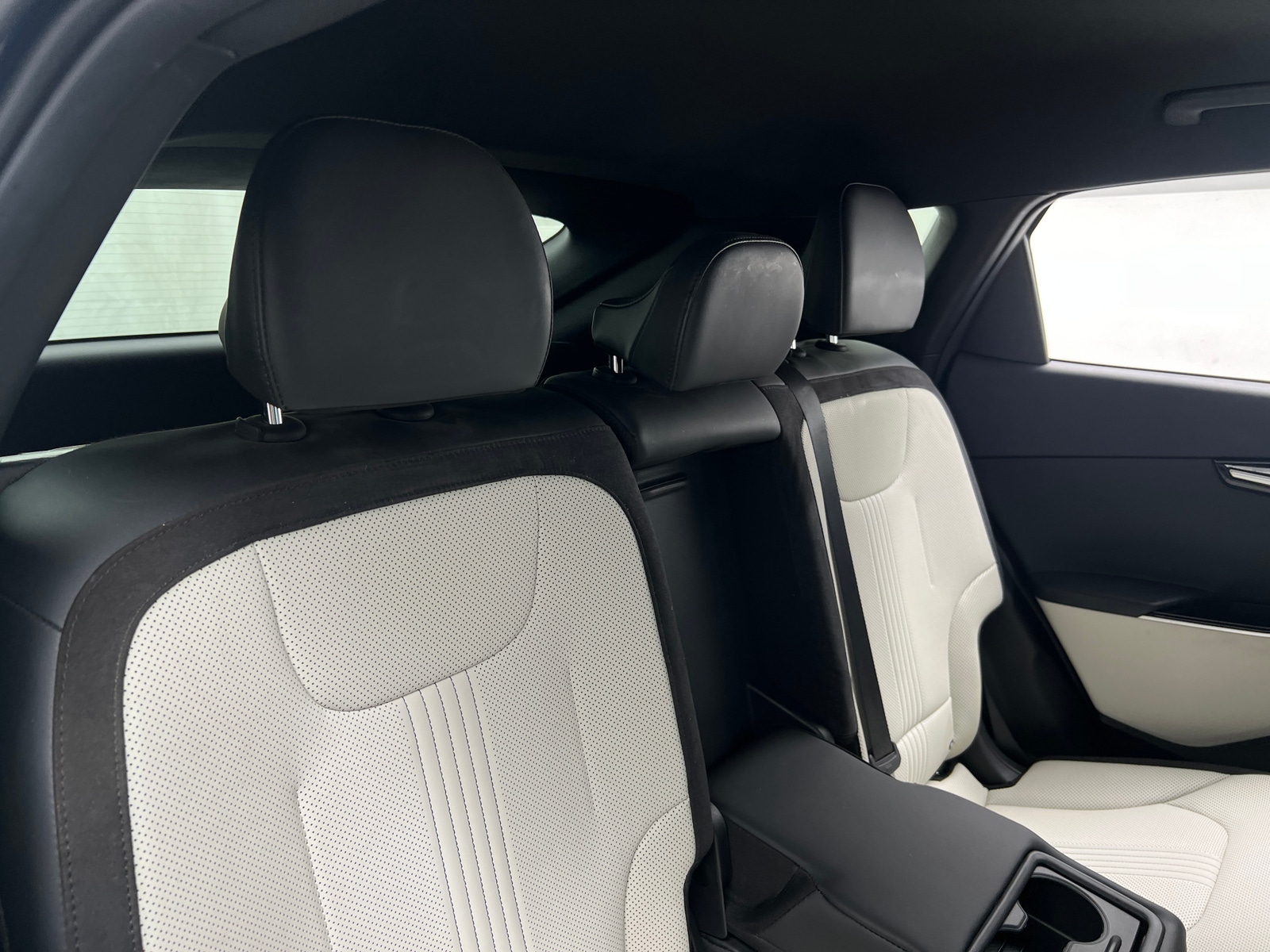 Thumbnail: 2022 Kia EV6 - 5