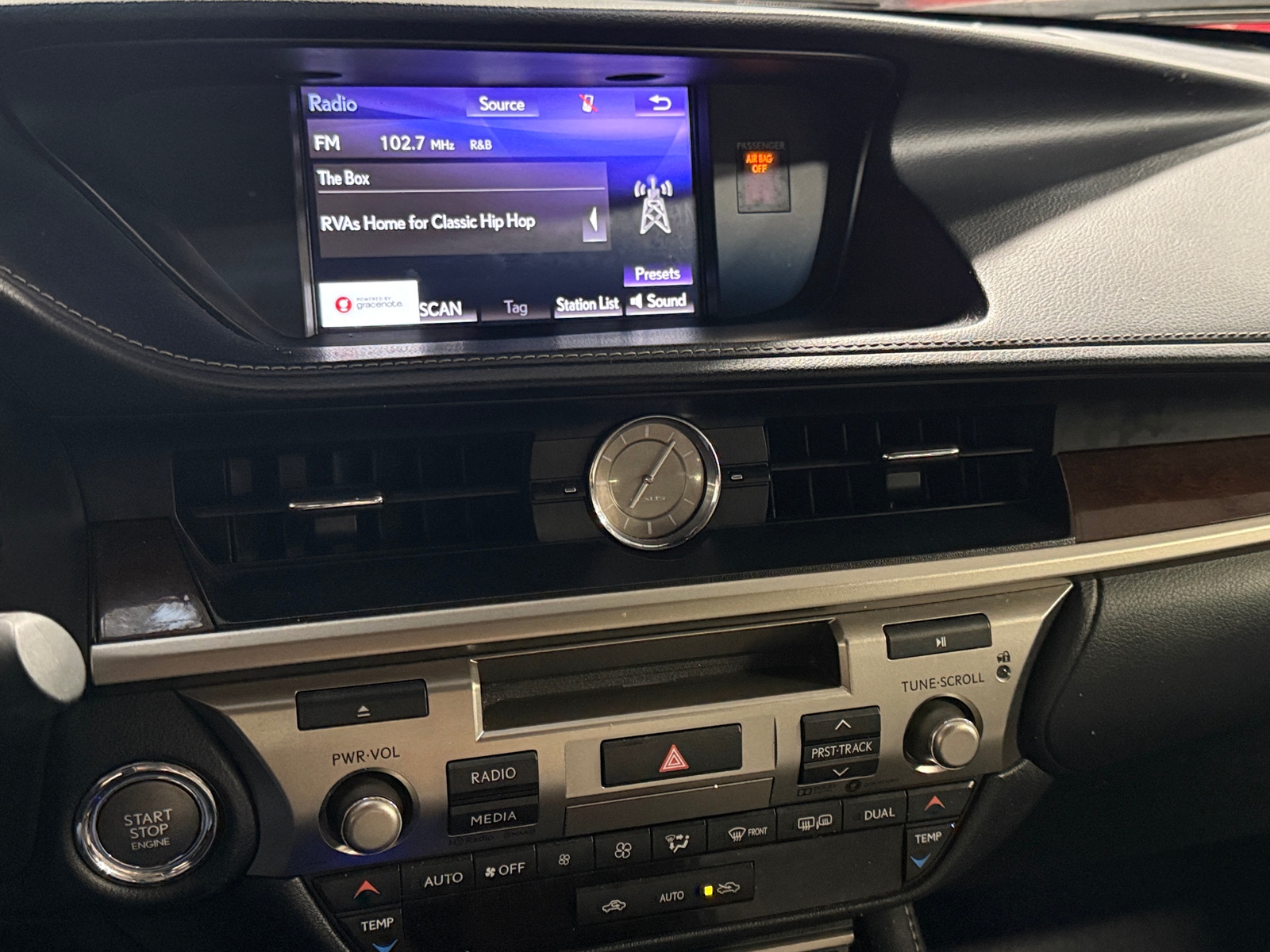 Thumbnail: 2017 Lexus ES - 3
