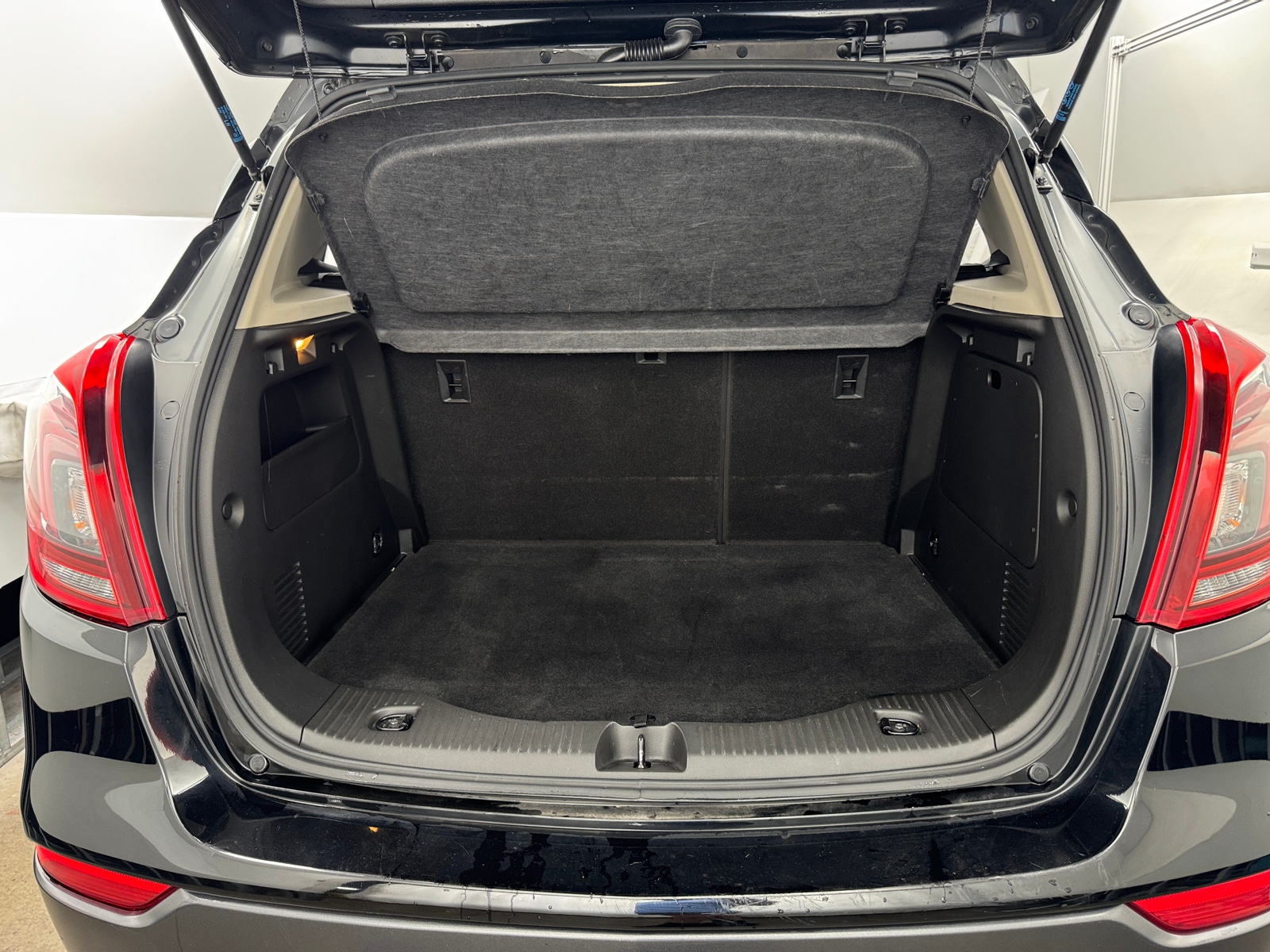 Thumbnail: 2018 Buick Encore - 6