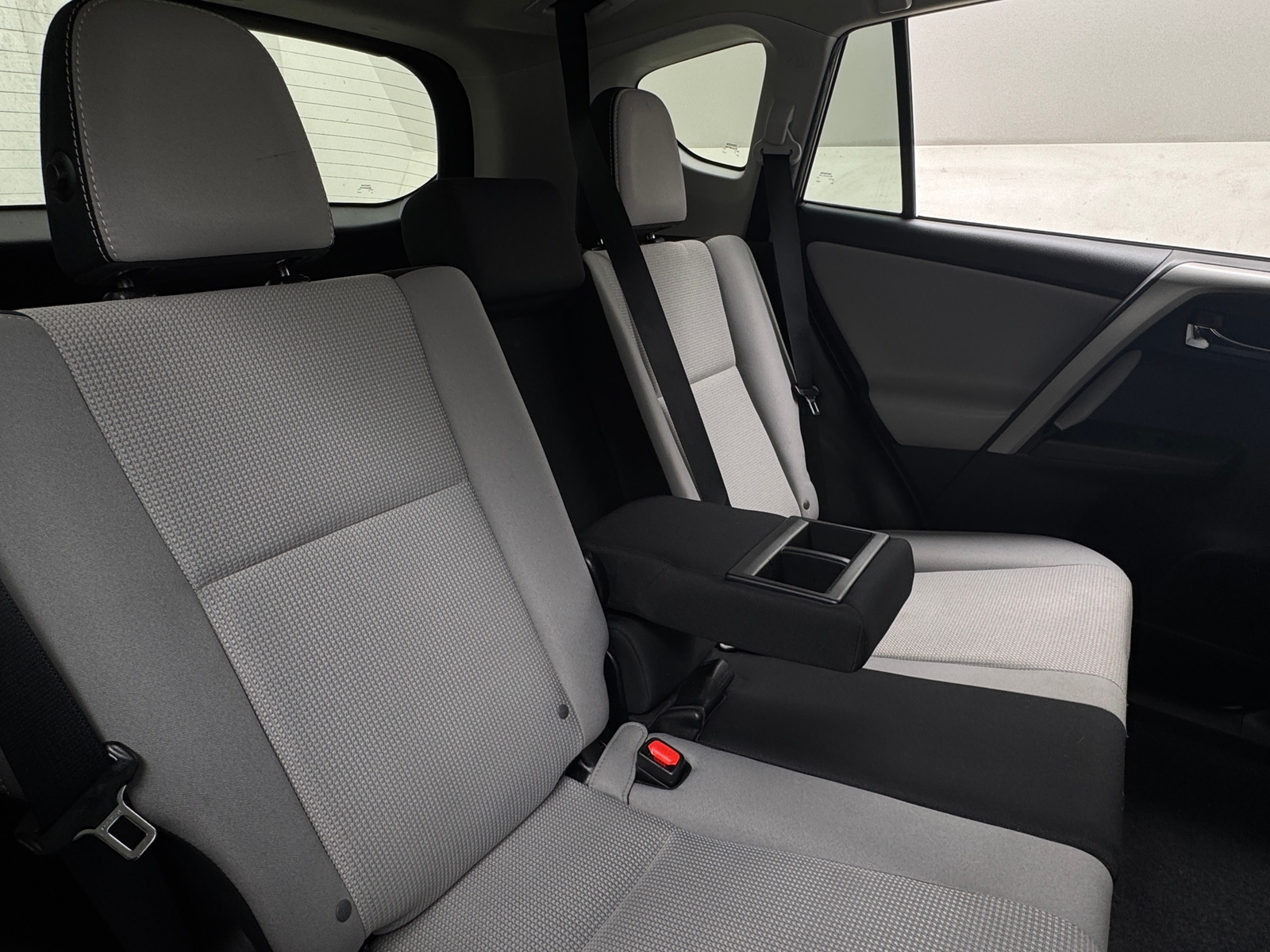 Thumbnail: 2017 Toyota RAV4 - 6