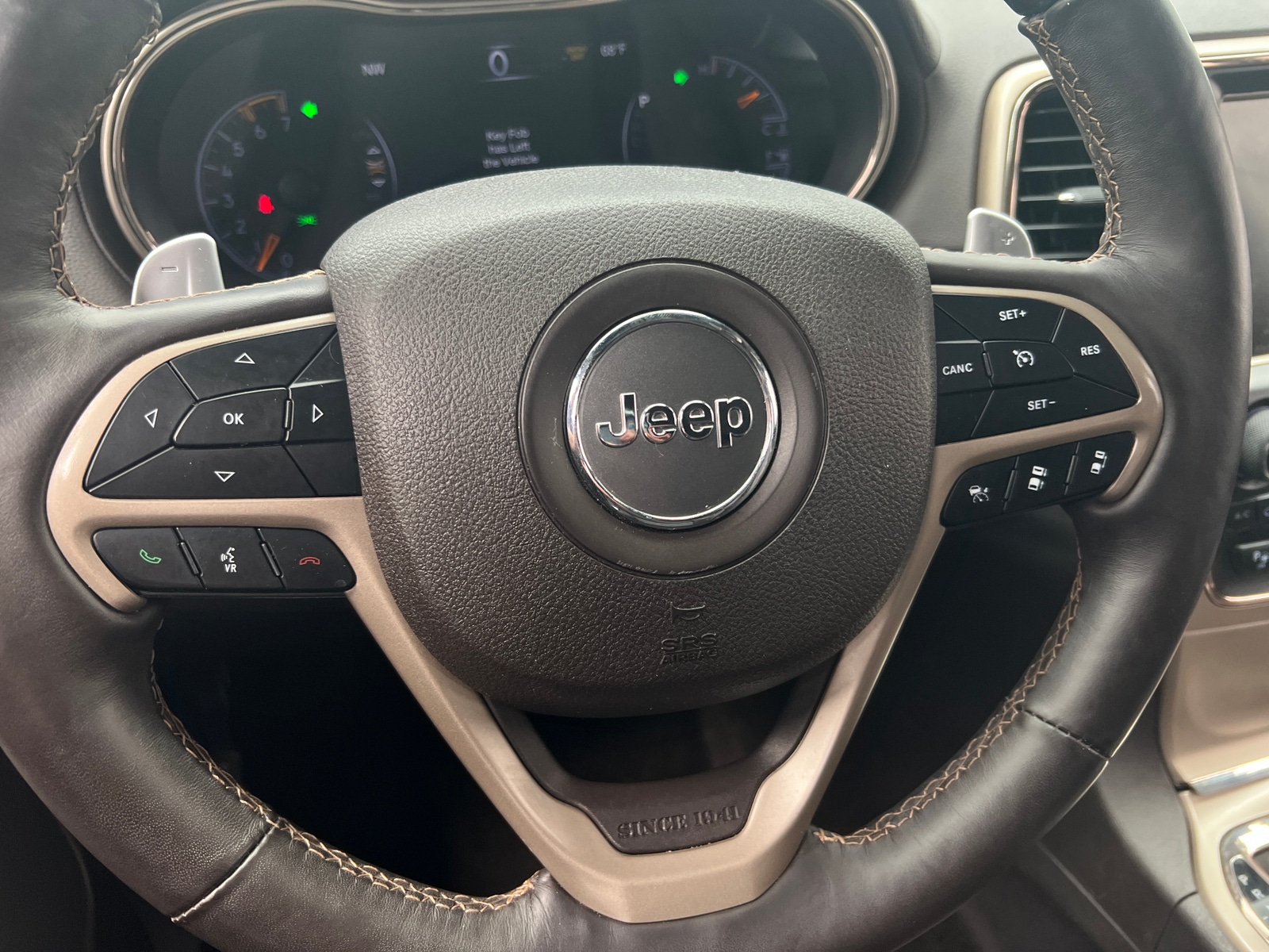 Thumbnail: 2017 Jeep Grand Cherokee - 4