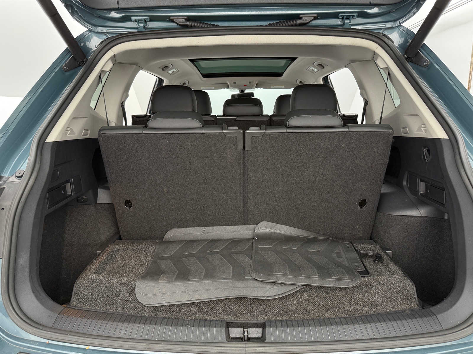 Thumbnail: 2019 Volkswagen Tiguan - 7