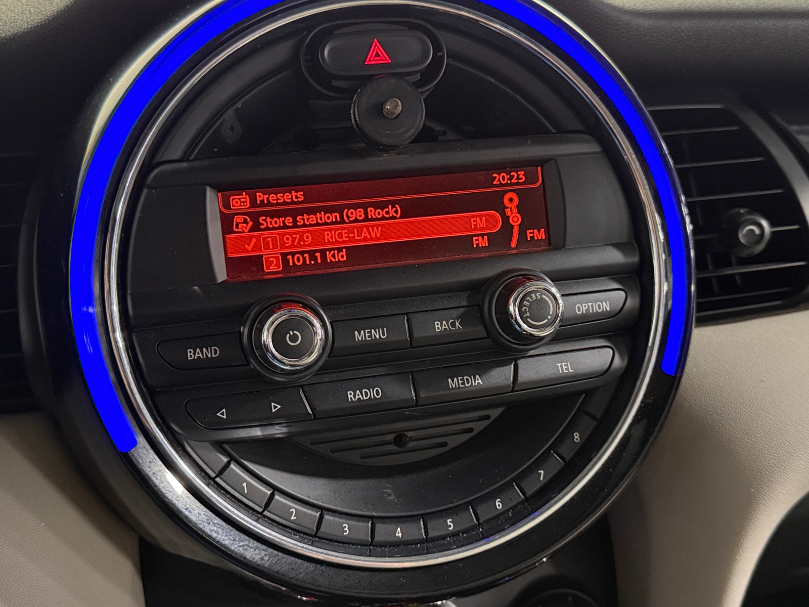 Thumbnail: 2015 MINI Cooper Hardtop - 3
