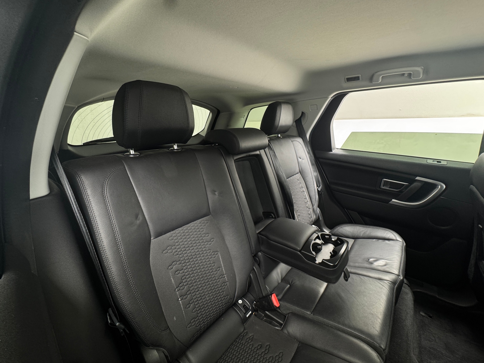Thumbnail: 2019 Land Rover Discovery Sport - 5