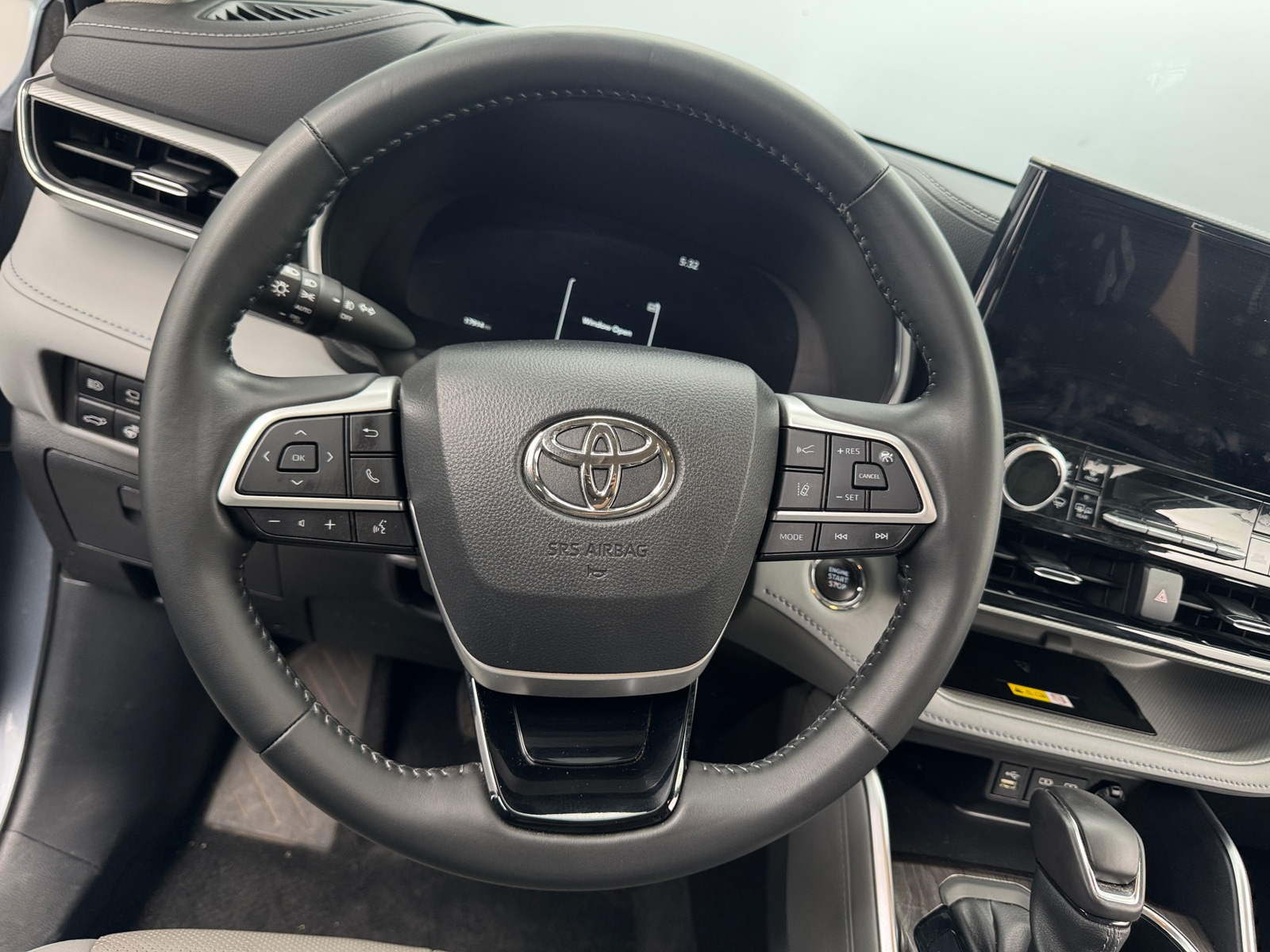 Thumbnail: 2023 Toyota Highlander - 4