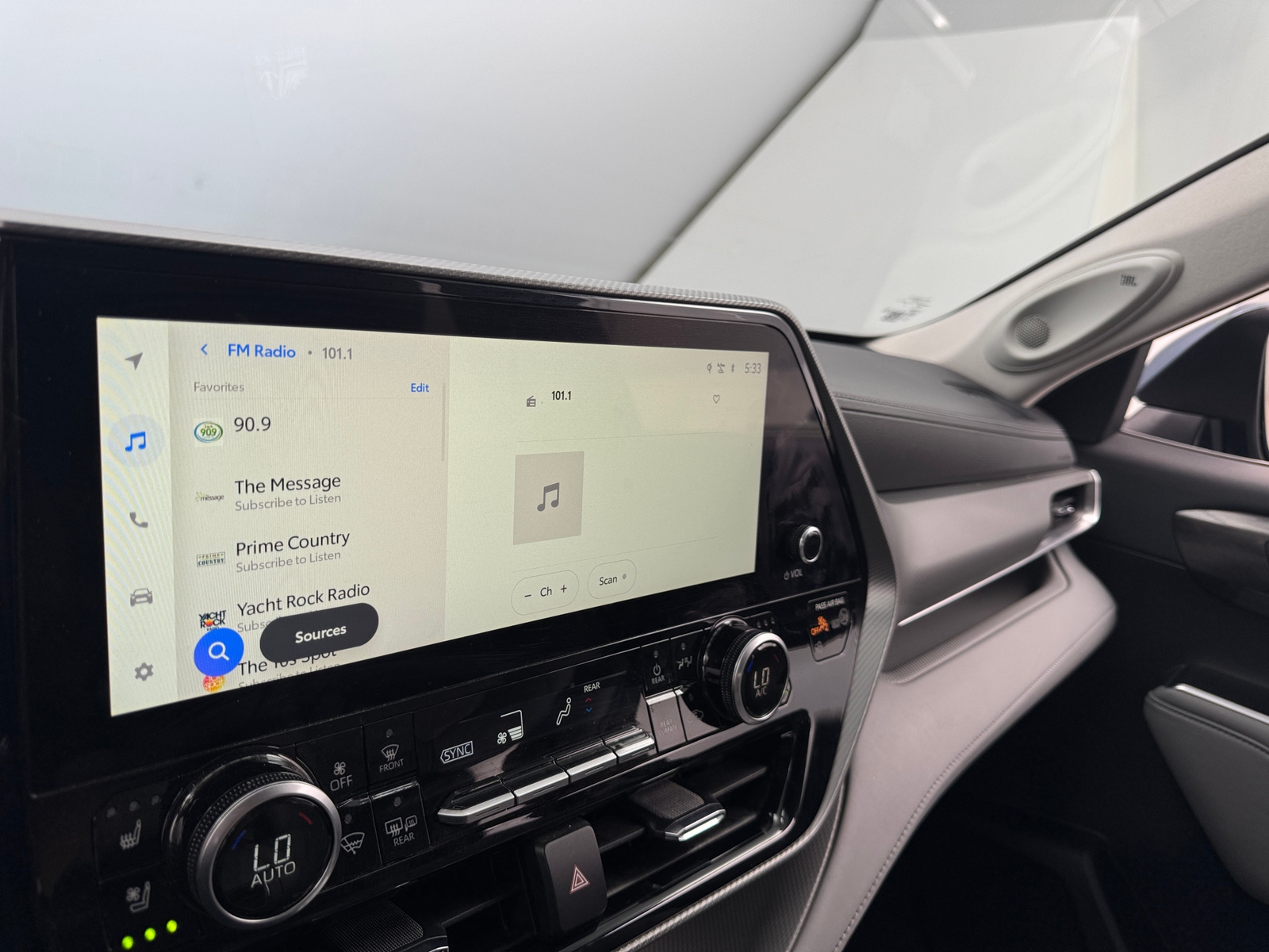 Thumbnail: 2023 Toyota Highlander - 3