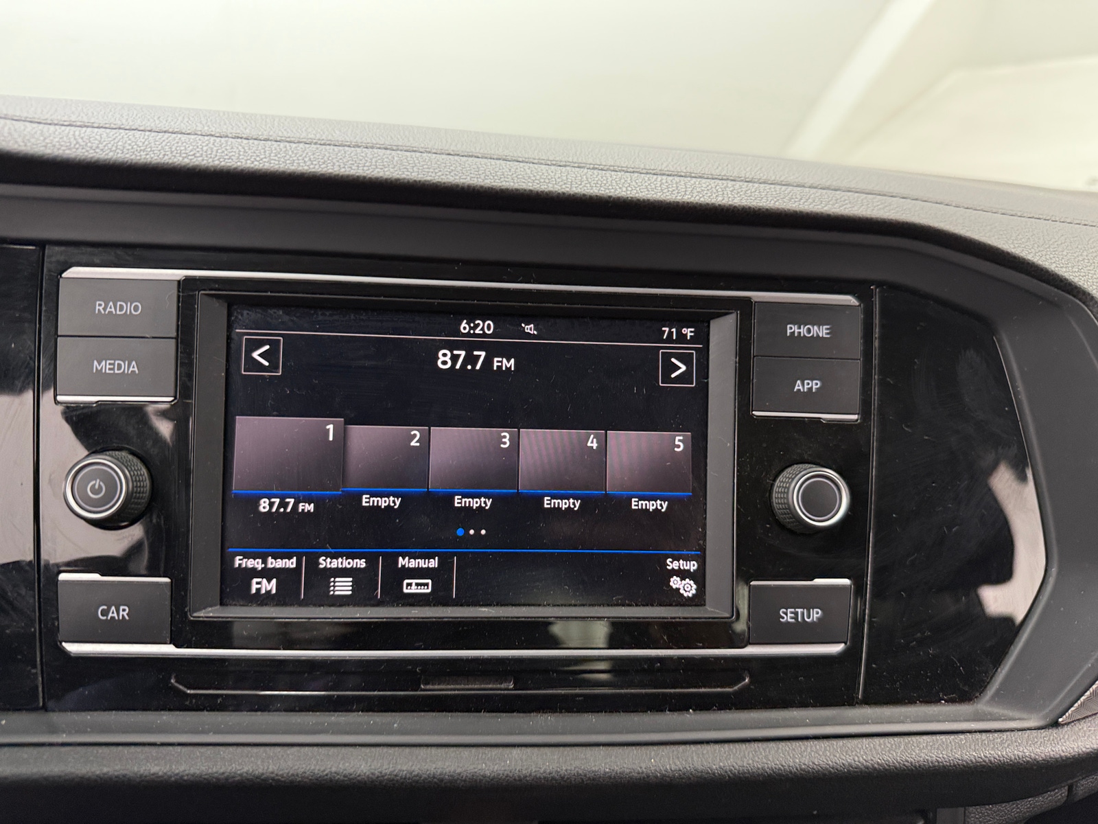 Thumbnail: 2019 Volkswagen Jetta - 4