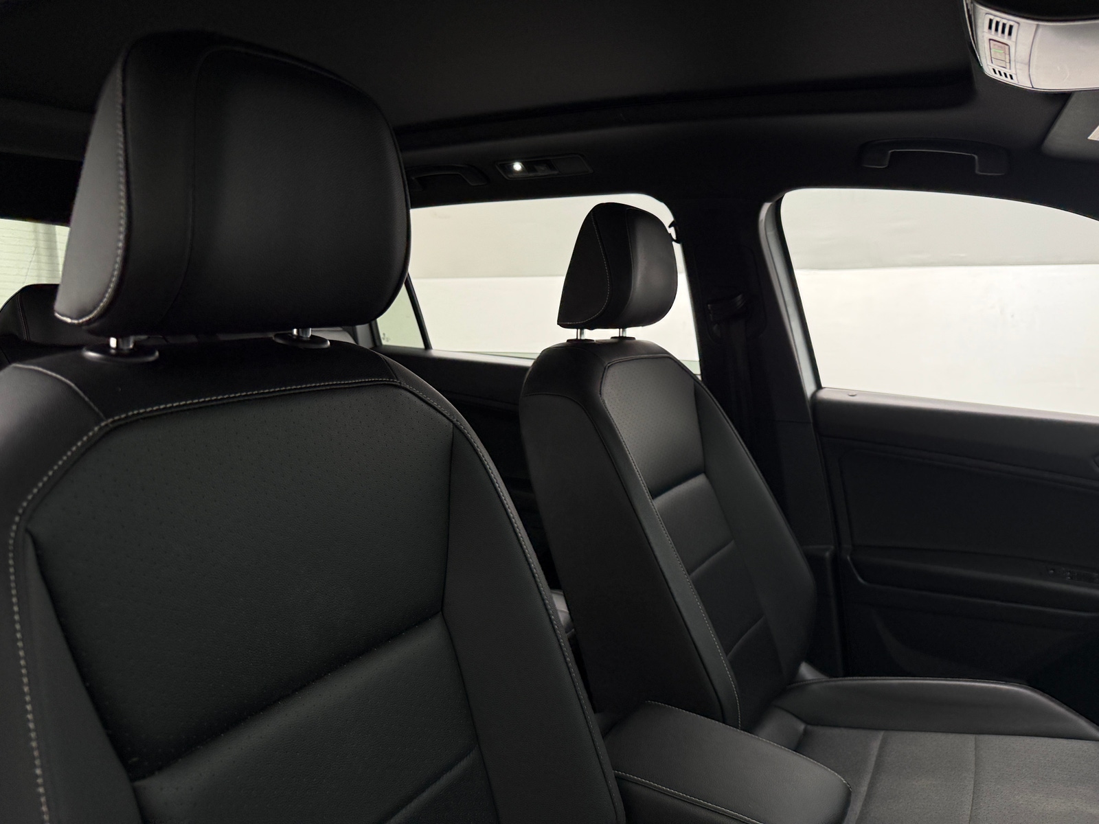 Thumbnail: 2021 Volkswagen Tiguan - 2