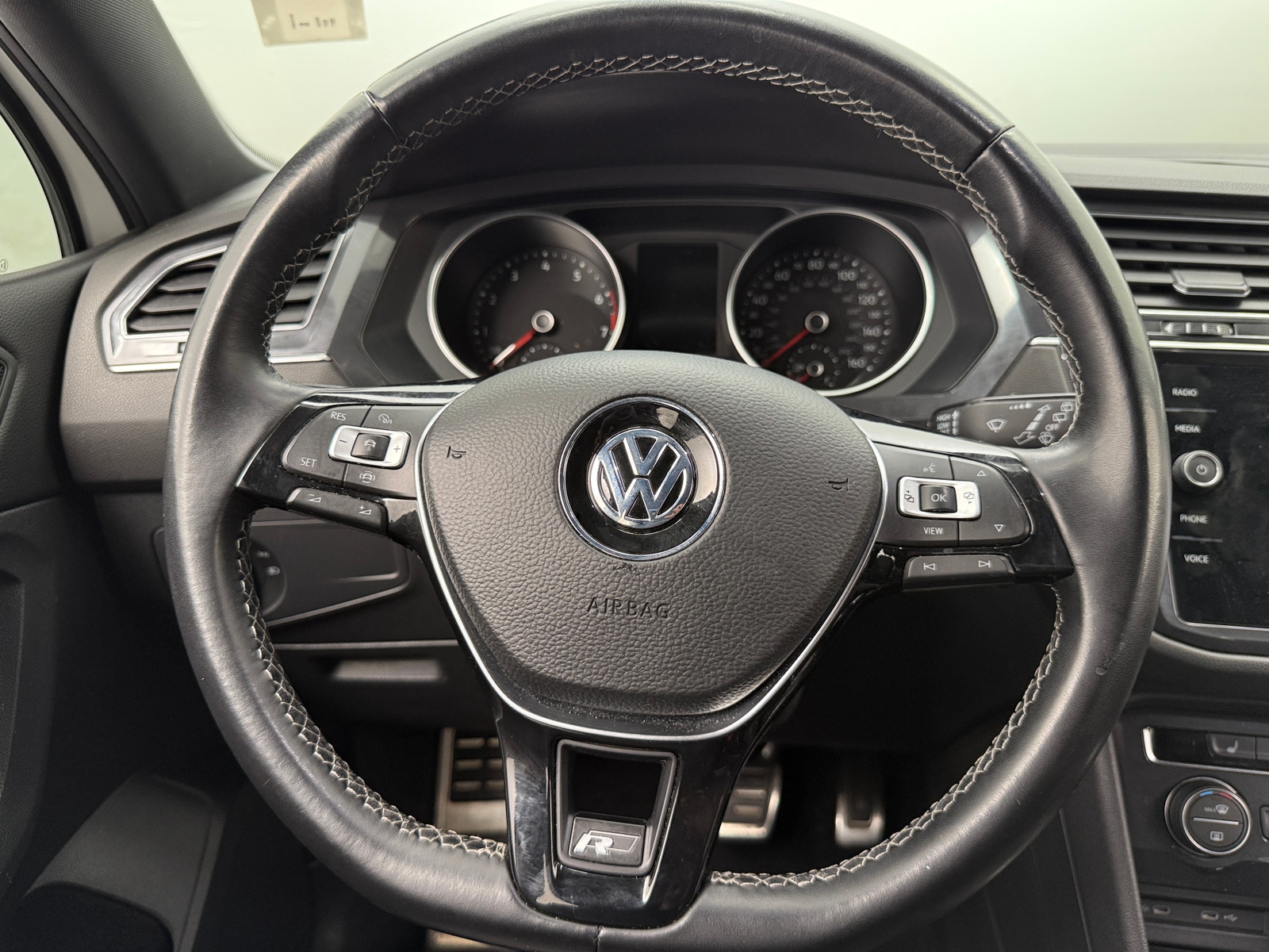 Thumbnail: 2021 Volkswagen Tiguan - 5