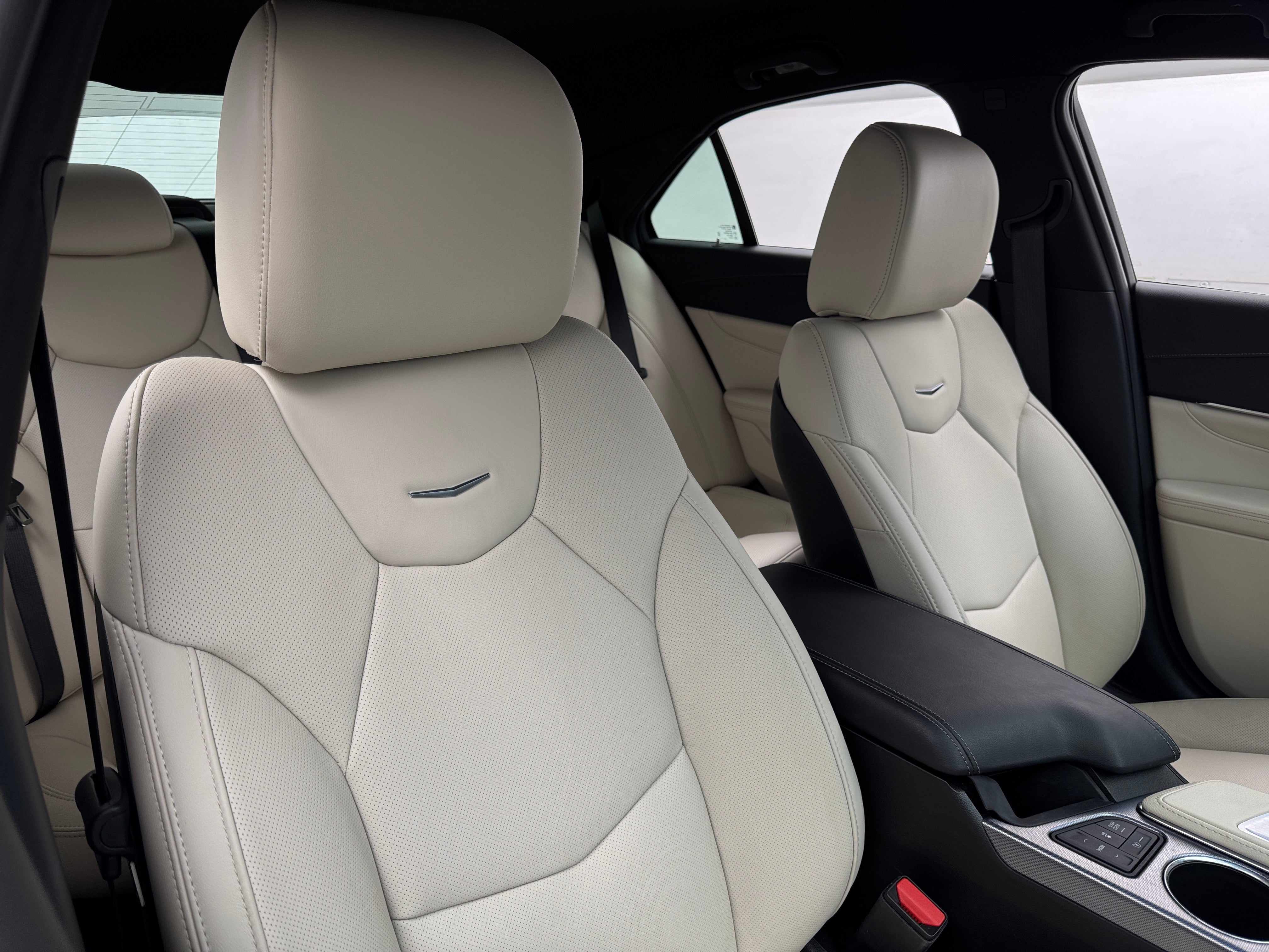 2025 Cadillac CT4