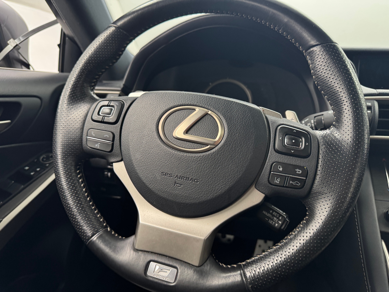 Thumbnail: 2019 Lexus IS - 4