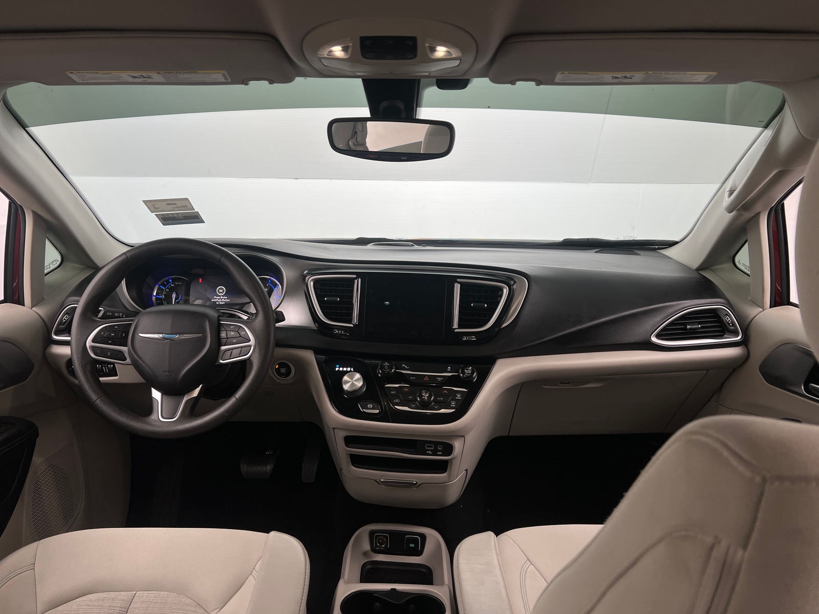 Thumbnail: 2018 Chrysler Pacifica - 3