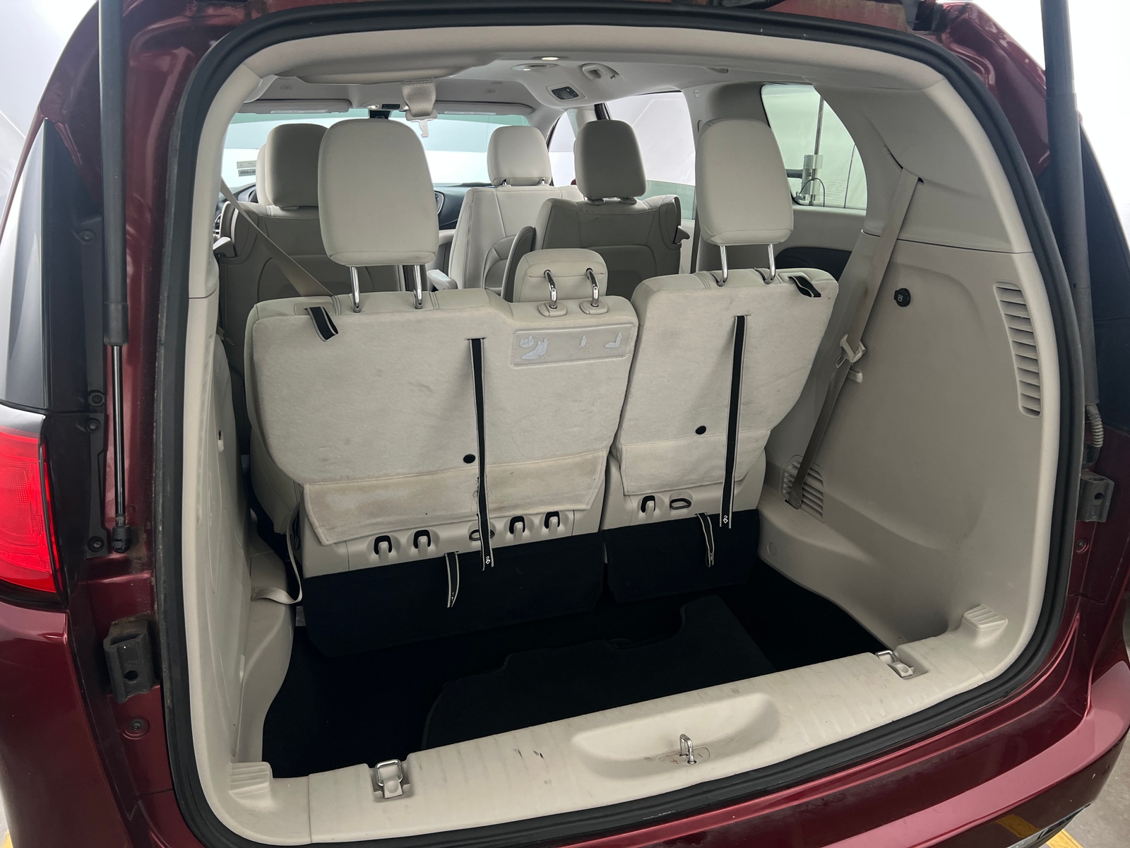 Thumbnail: 2018 Chrysler Pacifica - 7