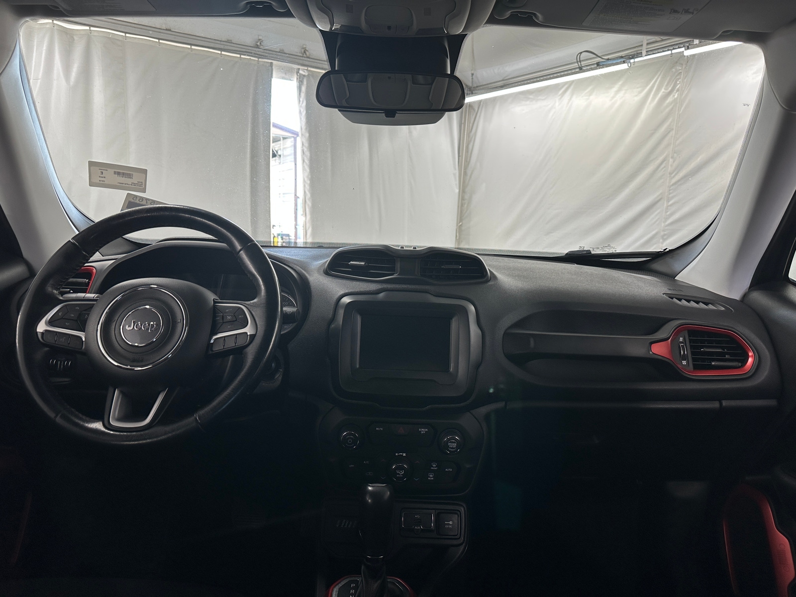 Thumbnail: 2018 Jeep Renegade - 3