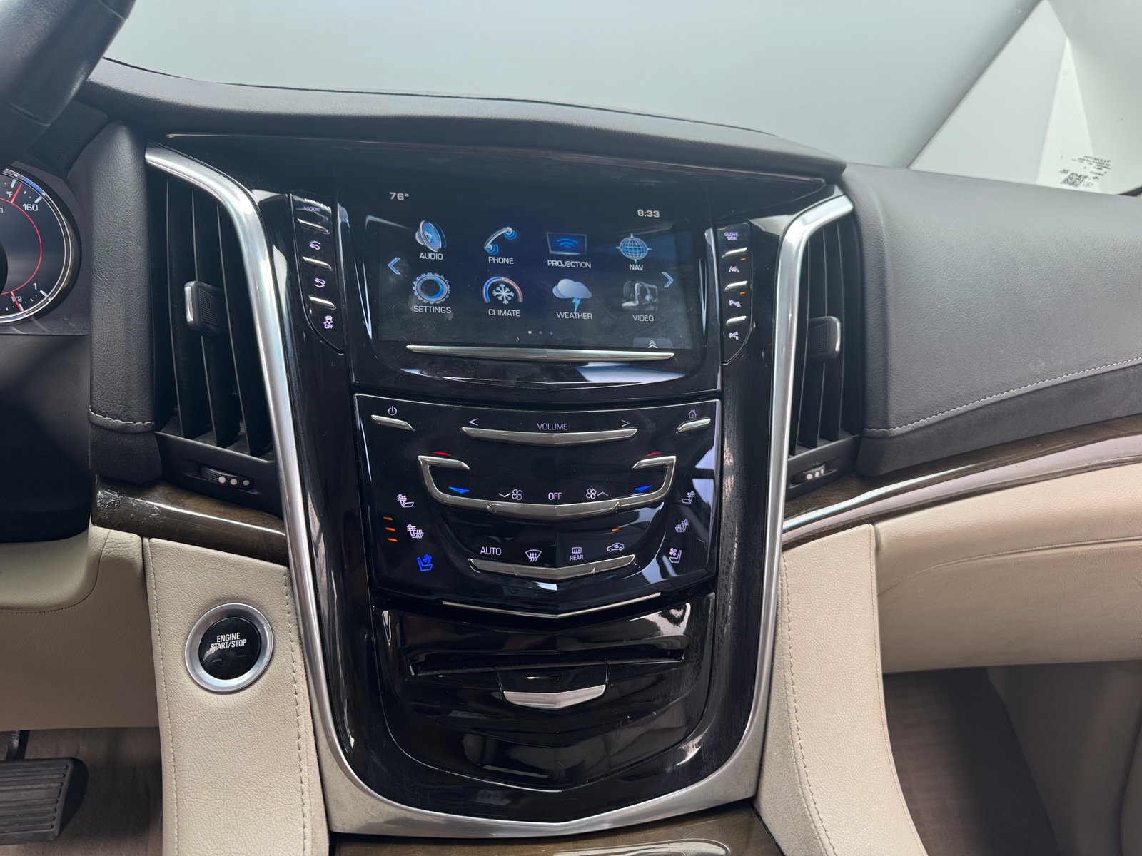 Thumbnail: 2019 Cadillac Escalade - 3