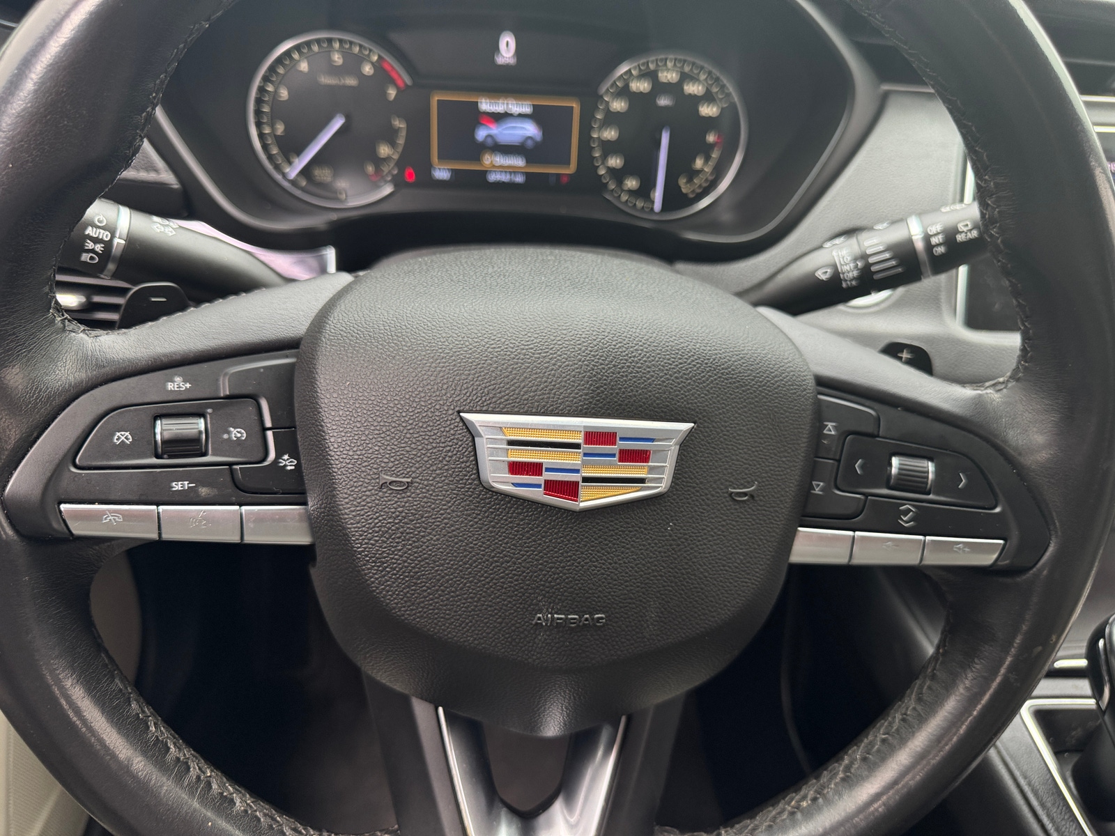 Thumbnail: 2022 Cadillac XT4 - 4