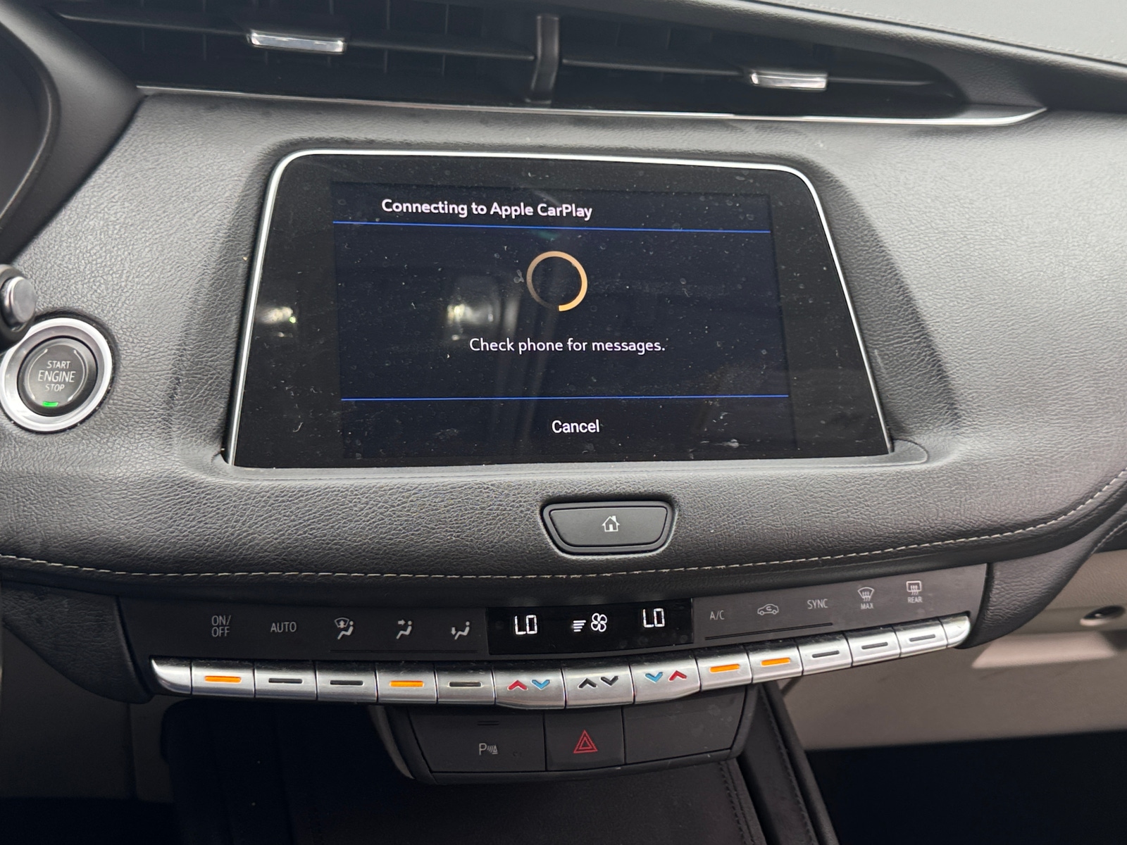 Thumbnail: 2022 Cadillac XT4 - 3