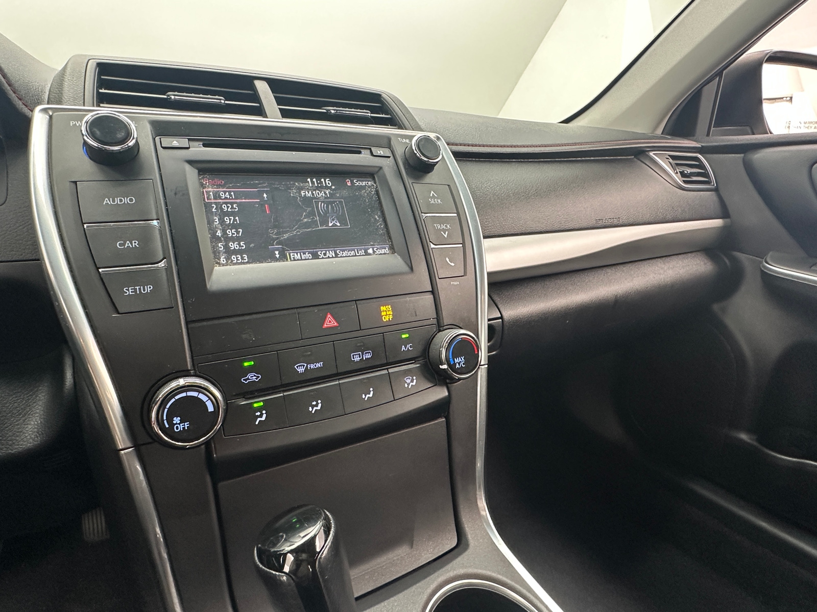 Thumbnail: 2016 Toyota Camry - 4