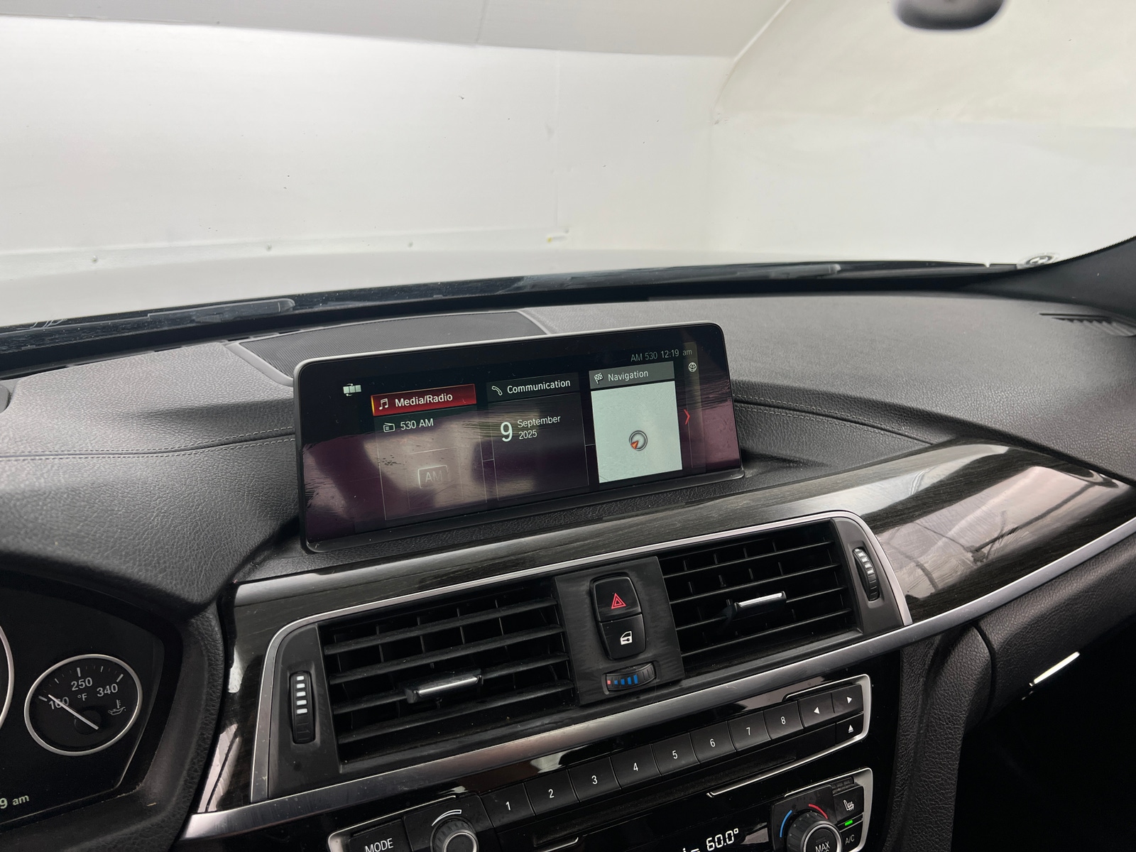 Thumbnail: 2018 BMW 3 Series - 3
