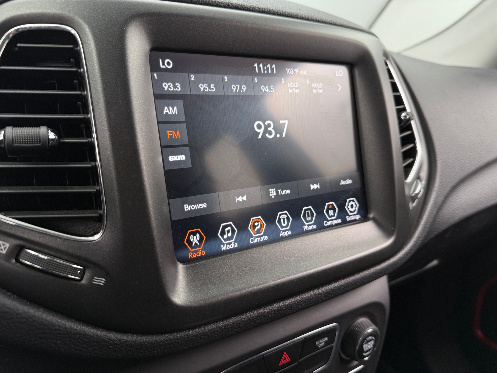 Thumbnail: 2019 Jeep Compass - 3