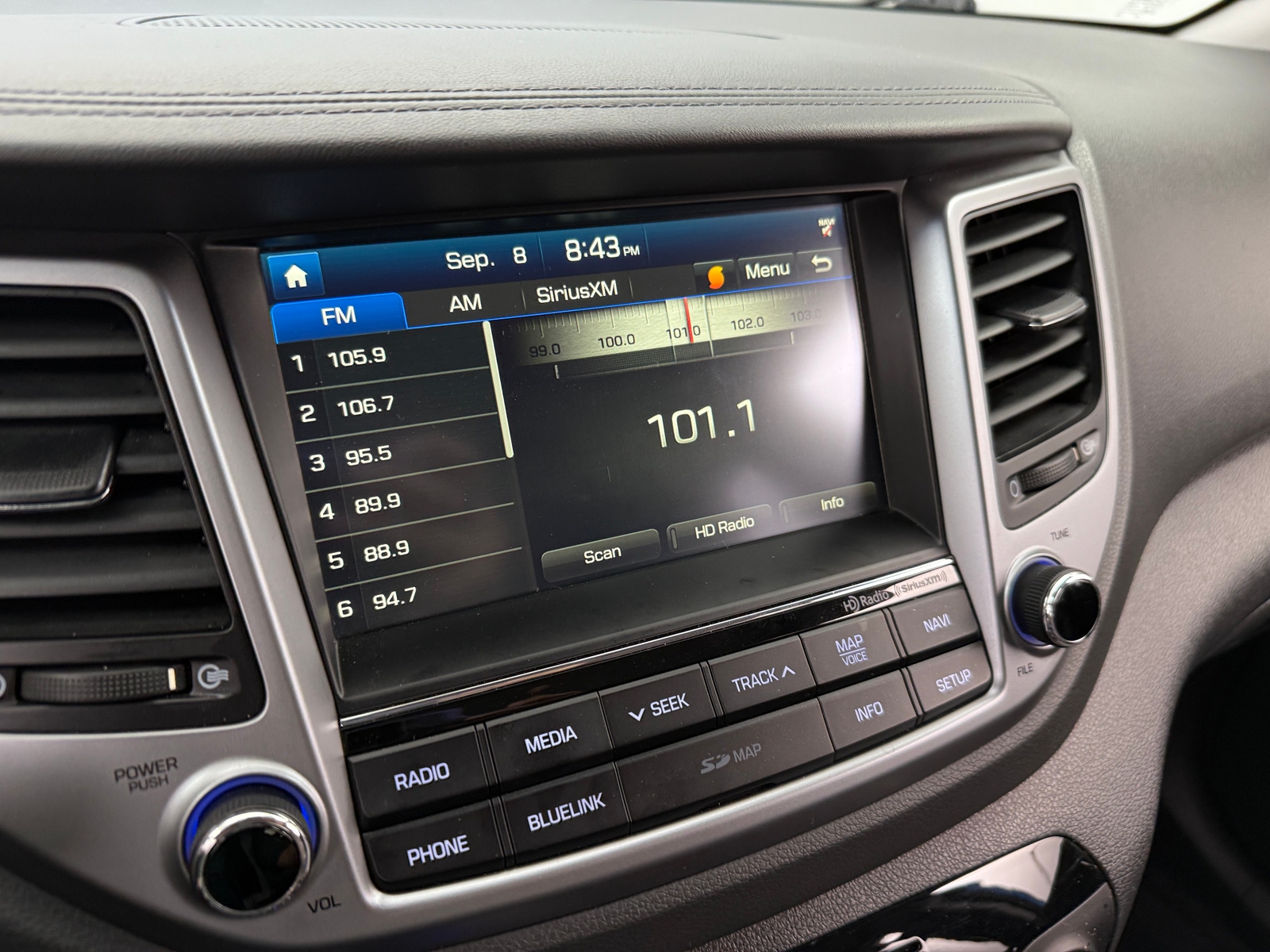 Thumbnail: 2016 Hyundai Tucson - 3