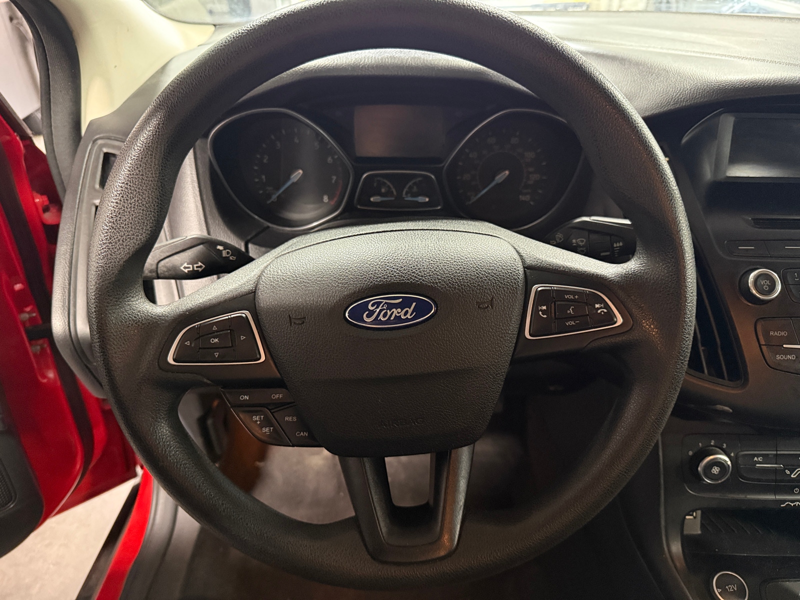 Thumbnail: 2015 Ford Focus - 5