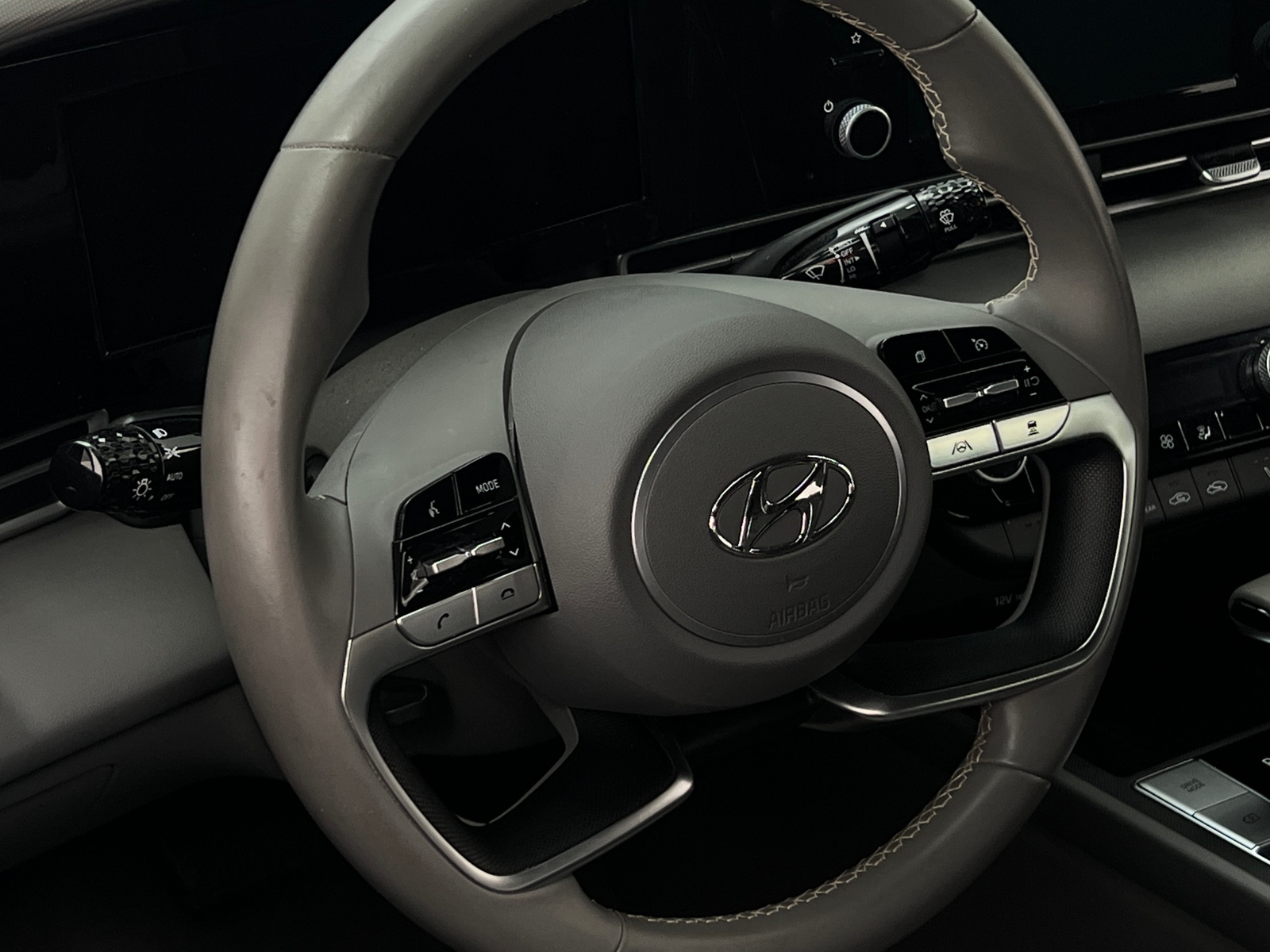 Thumbnail: 2022 Hyundai Elantra - 5