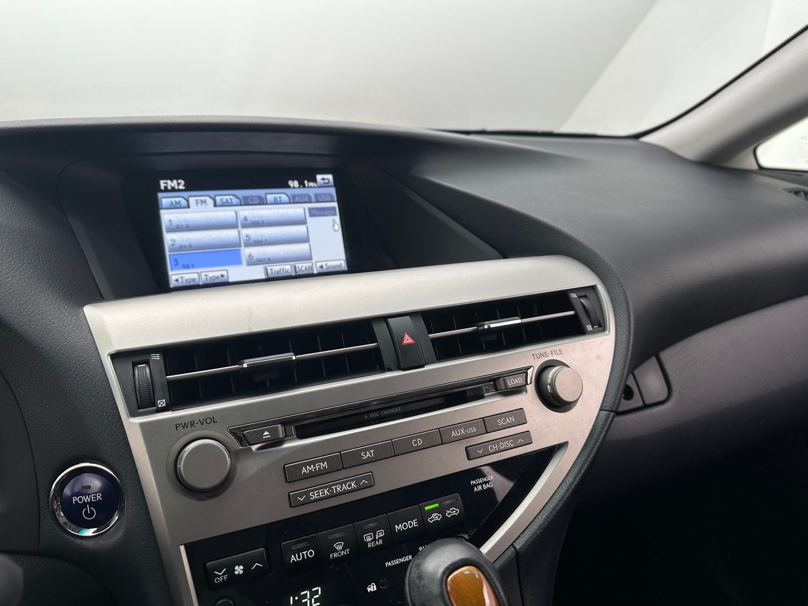 Thumbnail: 2011 Lexus RX - 4