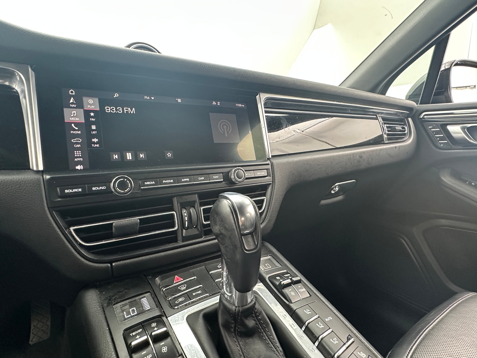 Thumbnail: 2019 Porsche Macan - 3