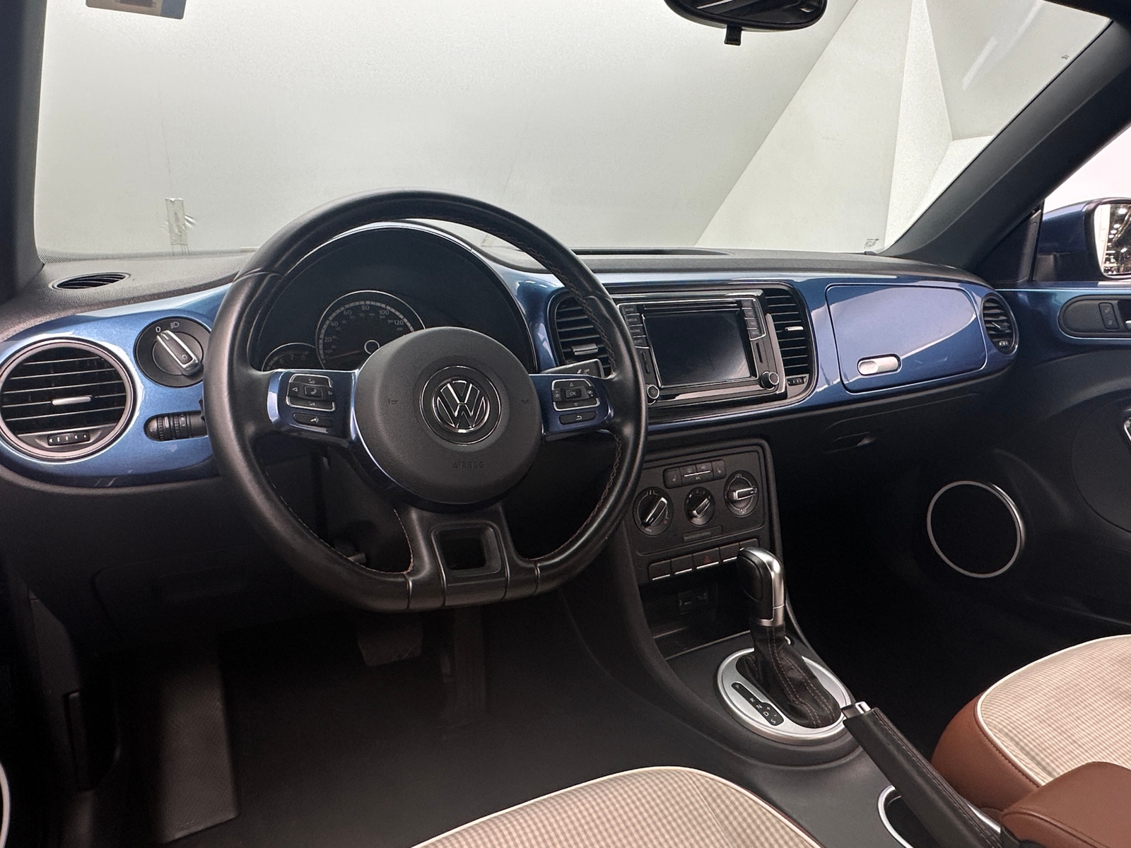 Thumbnail: 2016 Volkswagen Beetle - 3