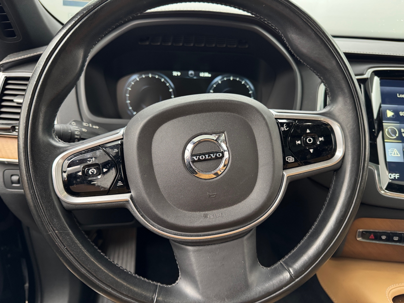 Thumbnail: 2018 Volvo XC90 - 4