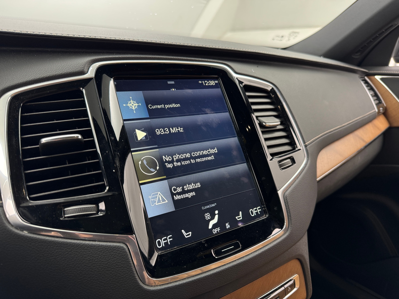 Thumbnail: 2018 Volvo XC90 - 3