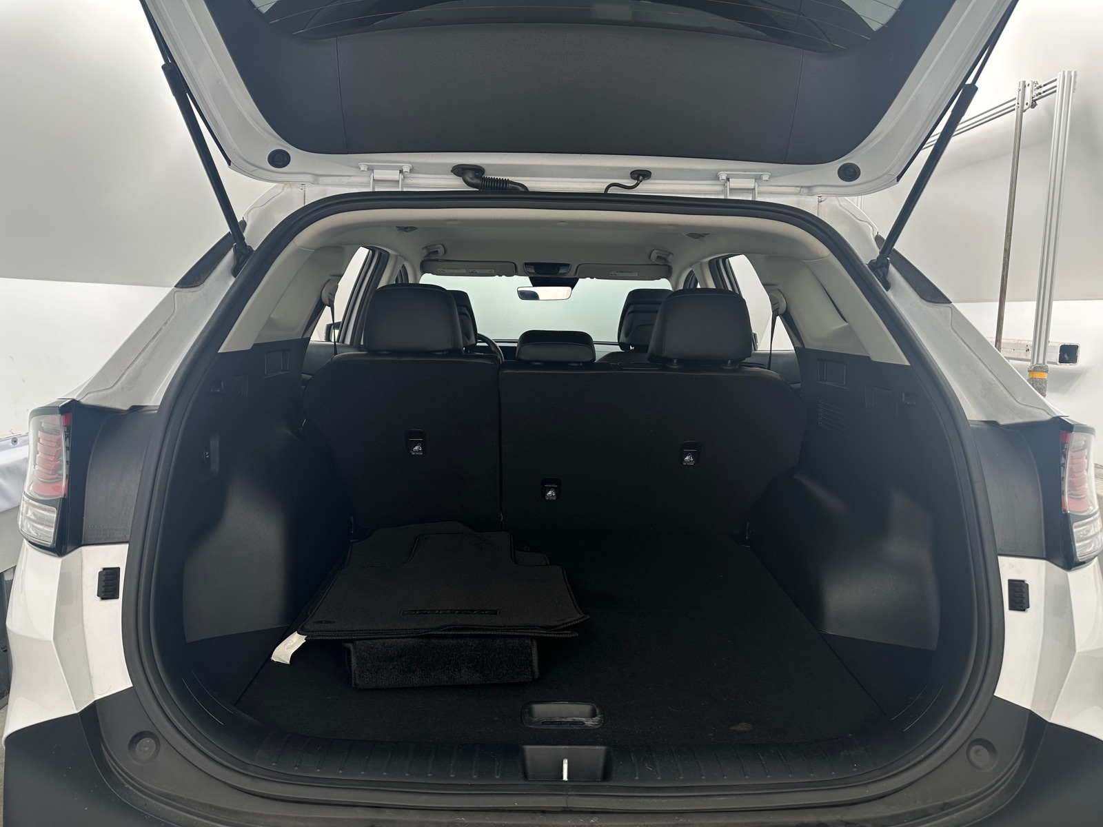 Thumbnail: 2023 Kia Sportage - 6
