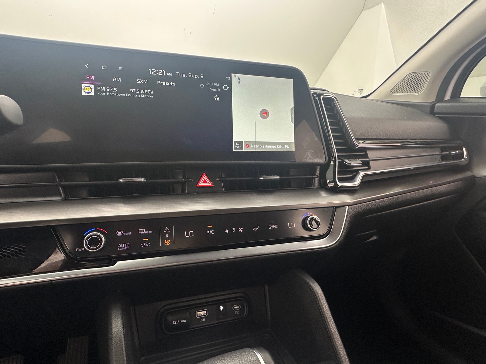 Thumbnail: 2023 Kia Sportage - 3
