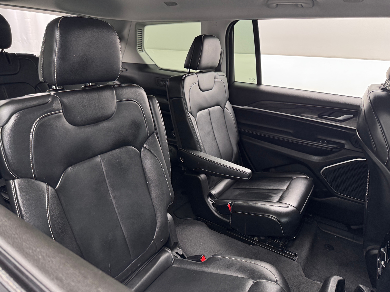 Thumbnail: 2022 Jeep Grand Cherokee L - 5