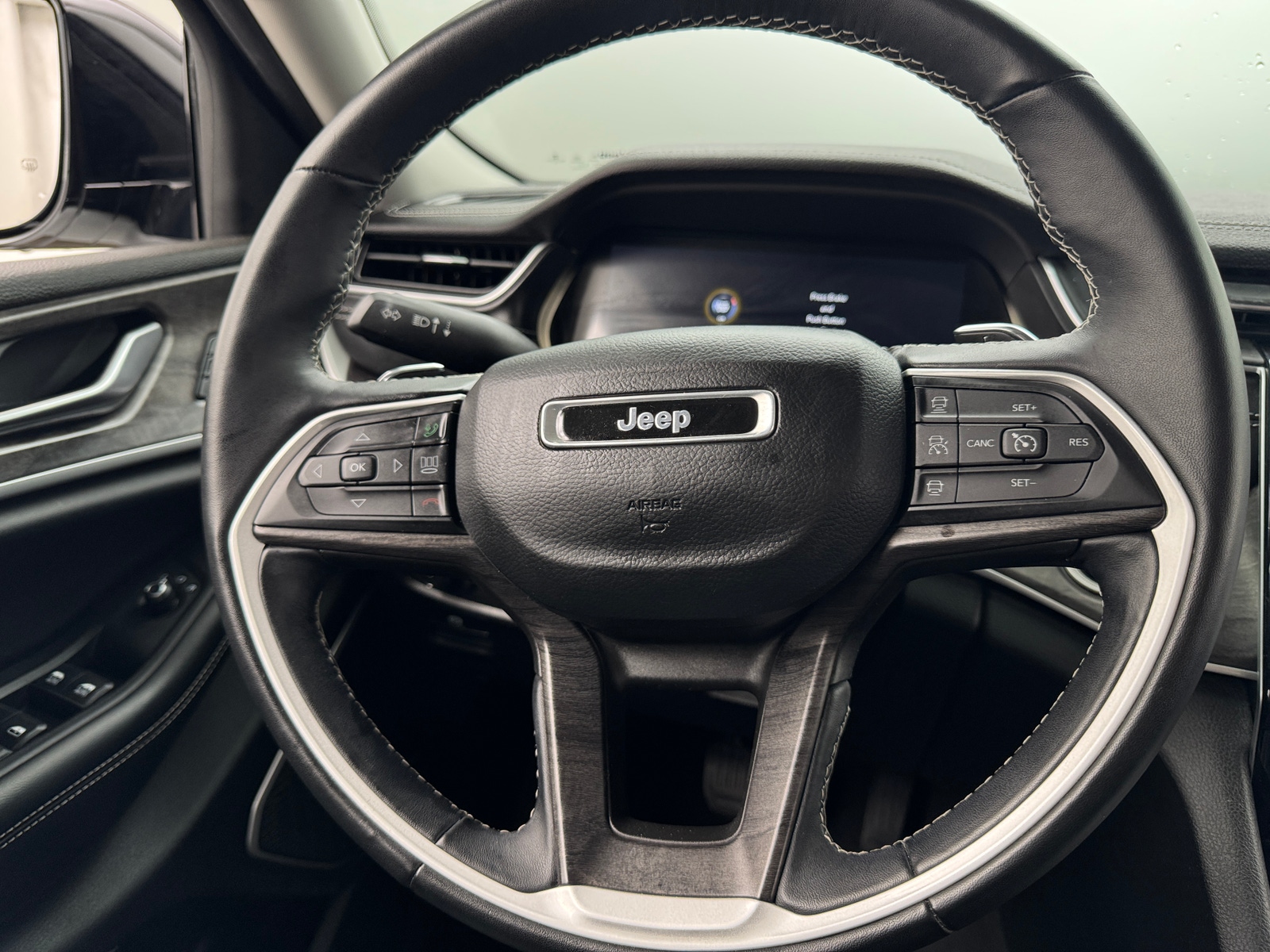 Thumbnail: 2022 Jeep Grand Cherokee L - 4