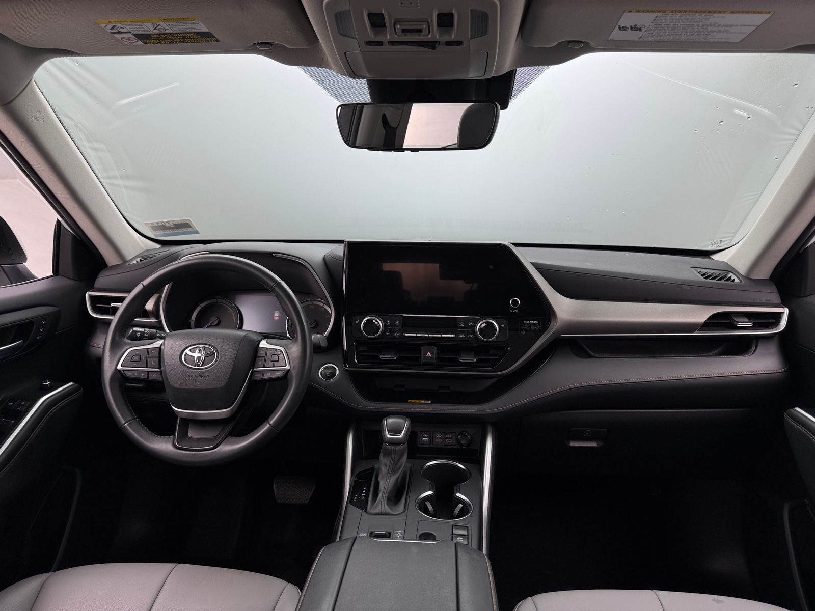 Thumbnail: 2023 Toyota Highlander - 3