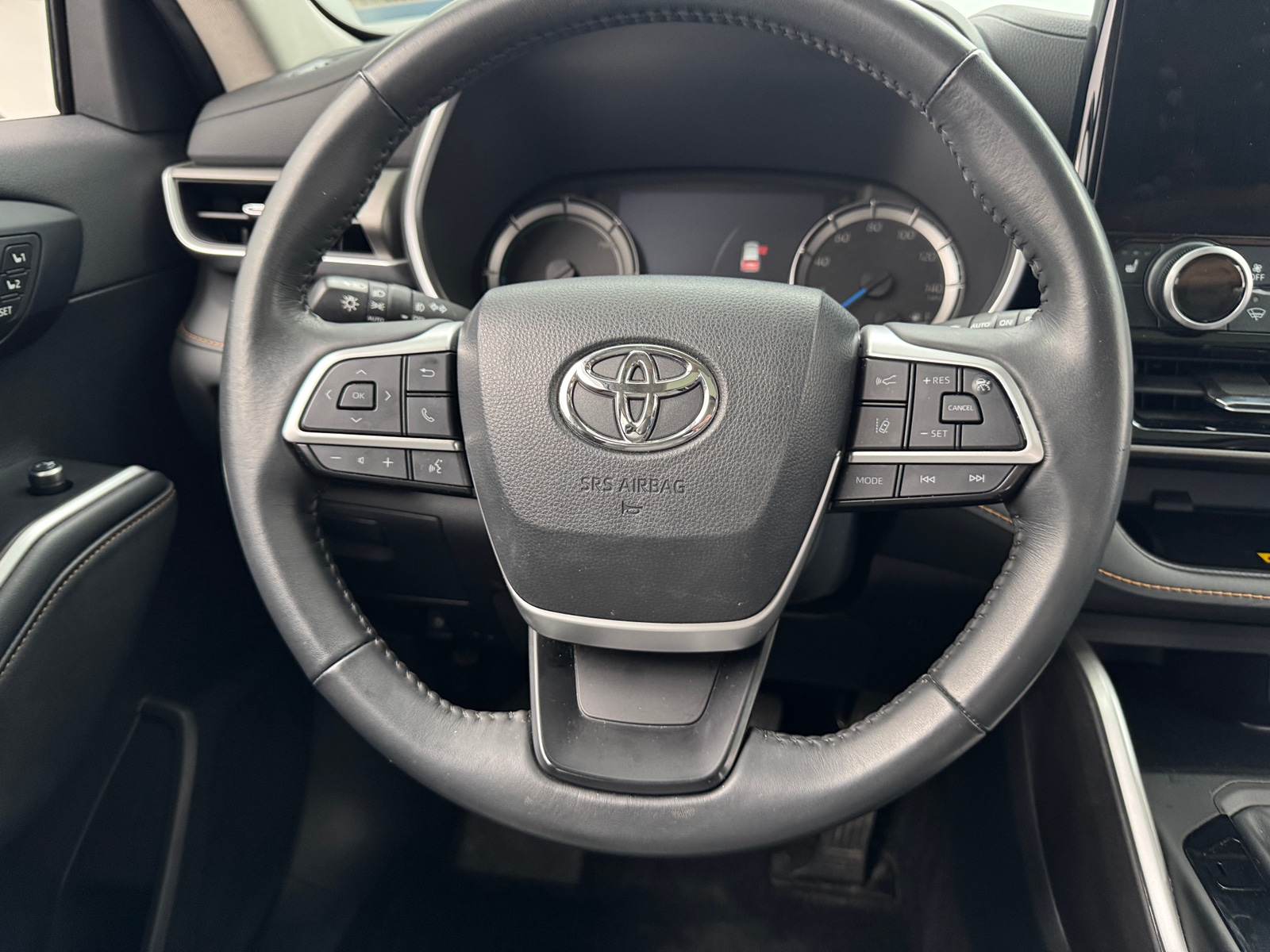 Thumbnail: 2023 Toyota Highlander - 5