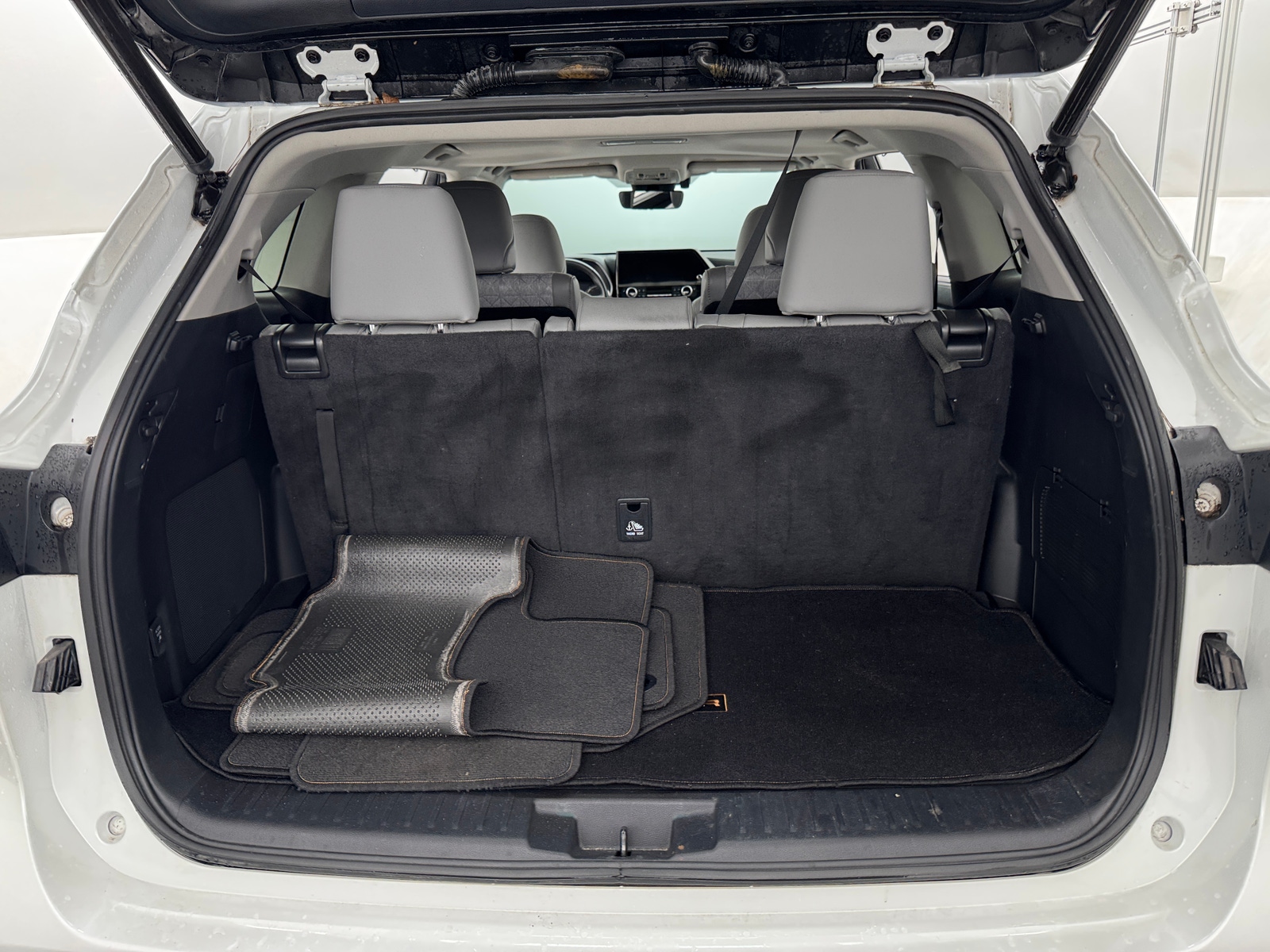 Thumbnail: 2023 Toyota Highlander - 7