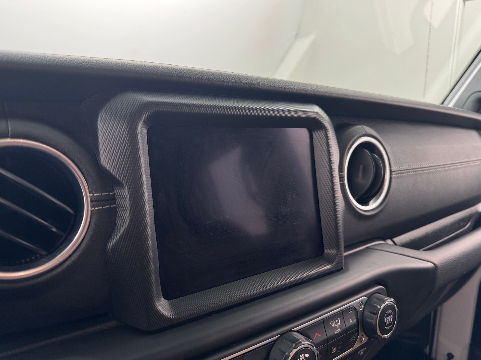 Thumbnail: 2022 Jeep Wrangler - 3