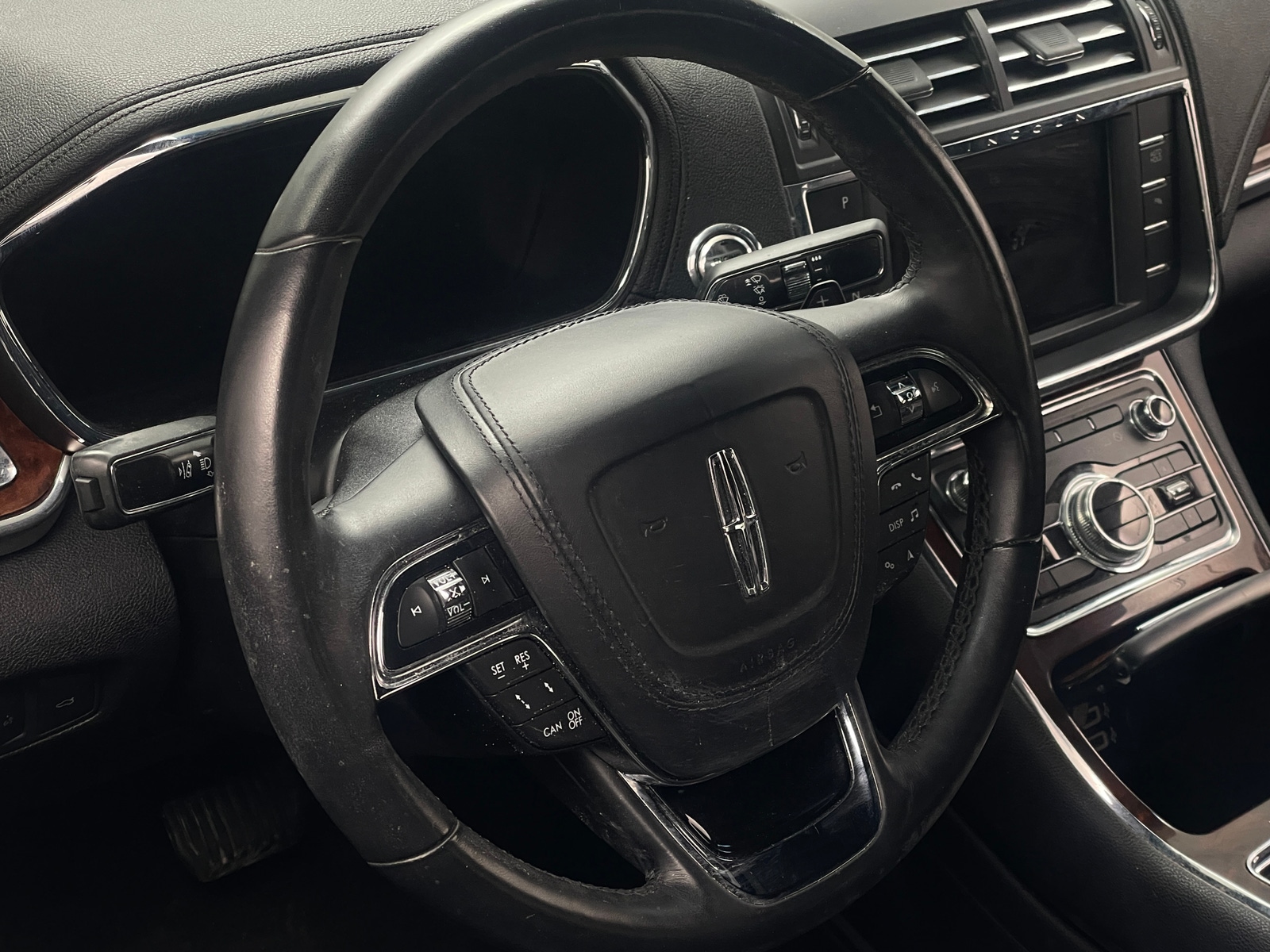Thumbnail: 2020 Lincoln Continental - 4
