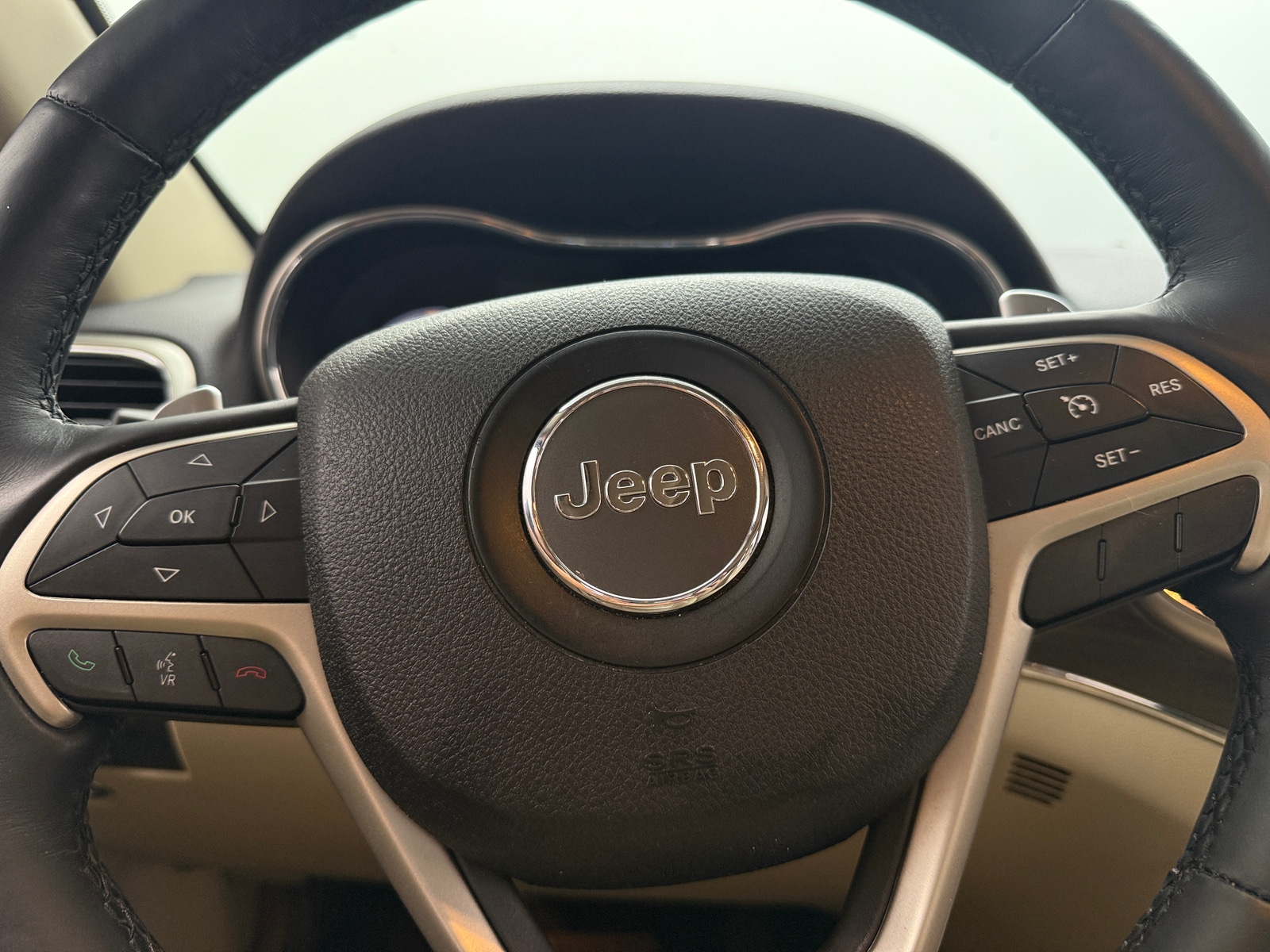 Thumbnail: 2017 Jeep Grand Cherokee - 4