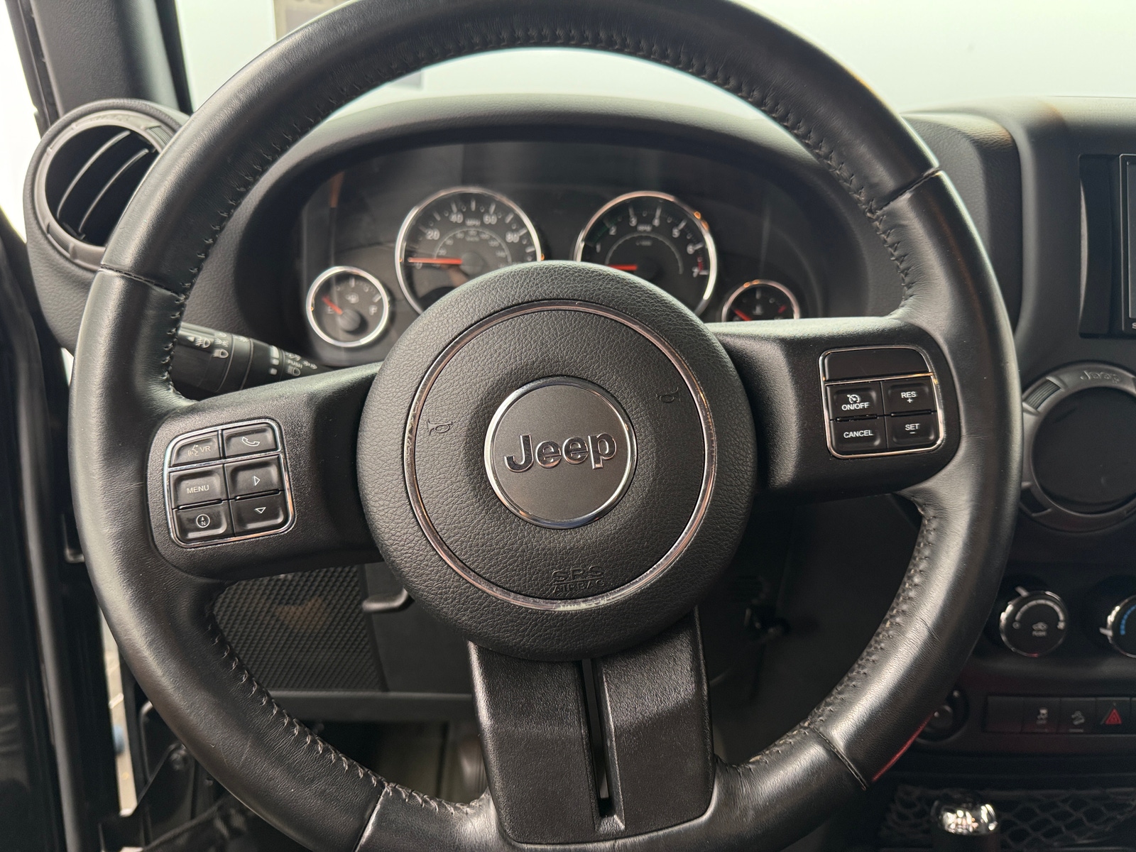 Thumbnail: 2017 Jeep Wrangler - 5