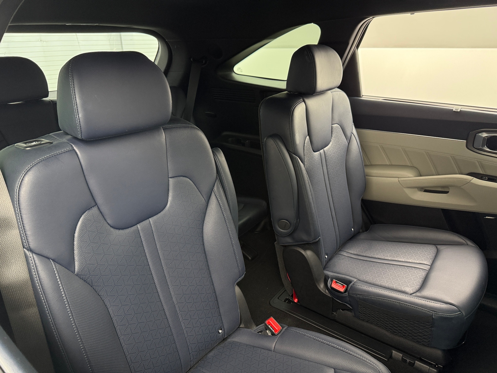 Thumbnail: 2023 Kia Sorento - 5