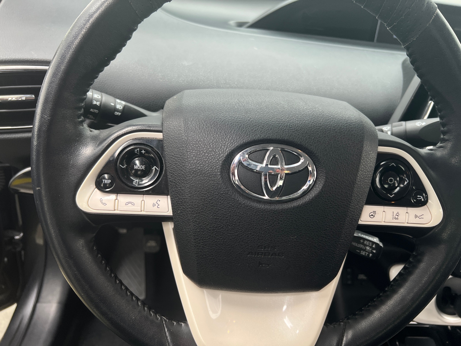 Thumbnail: 2017 Toyota Prius Prime - 5