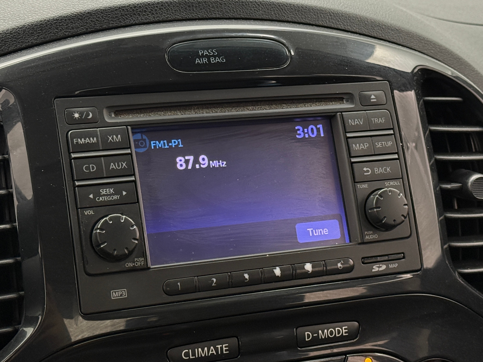 Thumbnail: 2013 Nissan Juke - 3